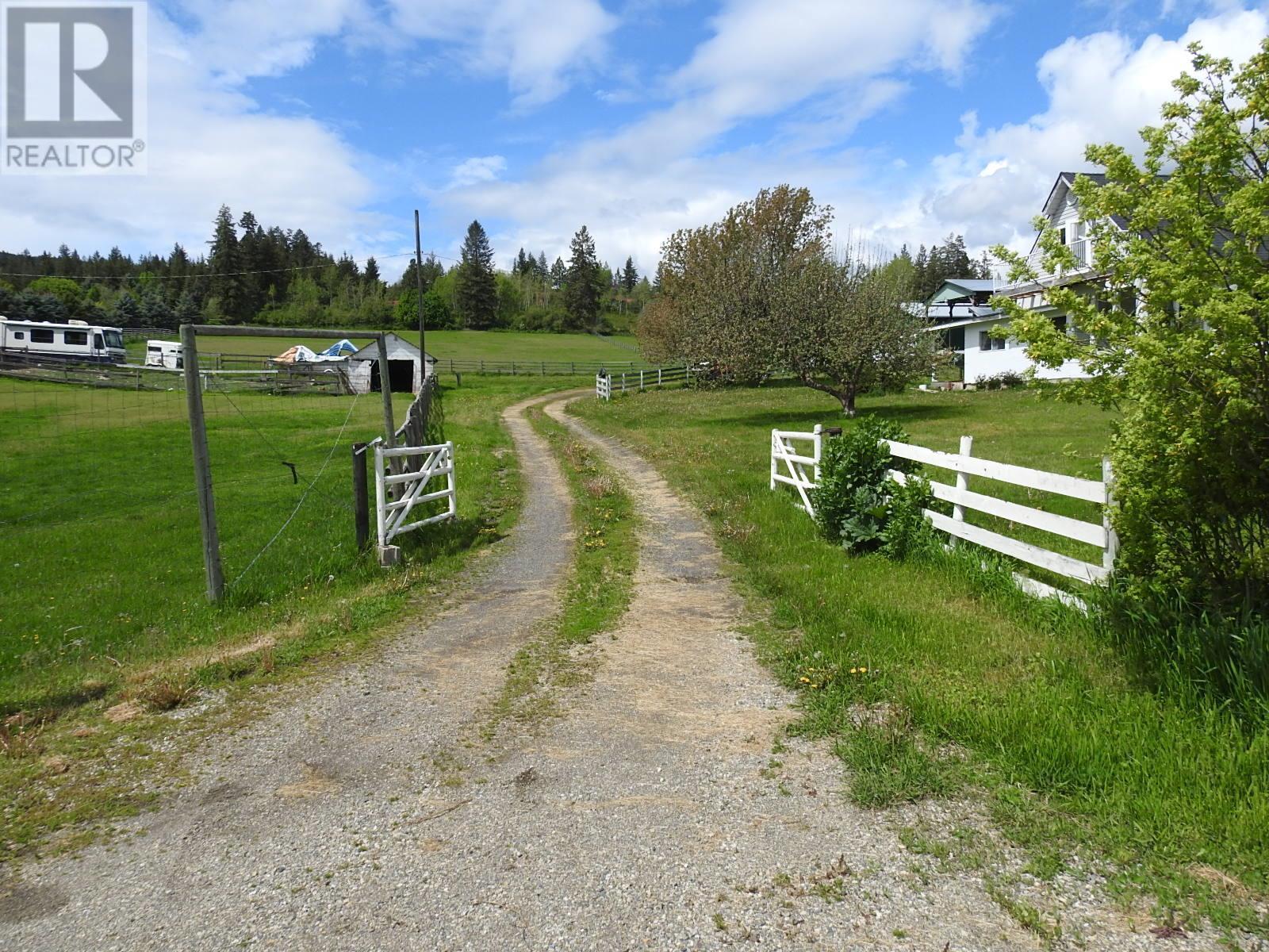 4435 Hallam Road, Armstrong, British Columbia  V0E 1B0 - Photo 3 - 10253546