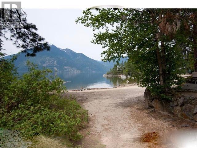 240 Laguna Crescent Unit# 2, Boswell, British Columbia  V0B 1G0 - Photo 3 - 2470237