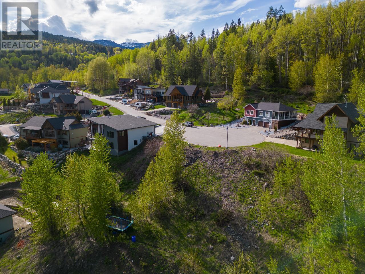 1021 Silvertip Road, Rossland, British Columbia  V0G 1Y0 - Photo 33 - 2470639