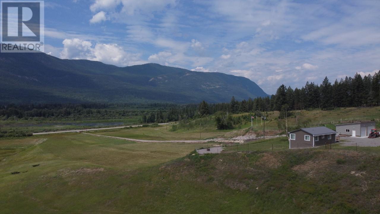 726 95 Highway, Spillimacheen, British Columbia  V0A 1P0 - Photo 12 - 2471879