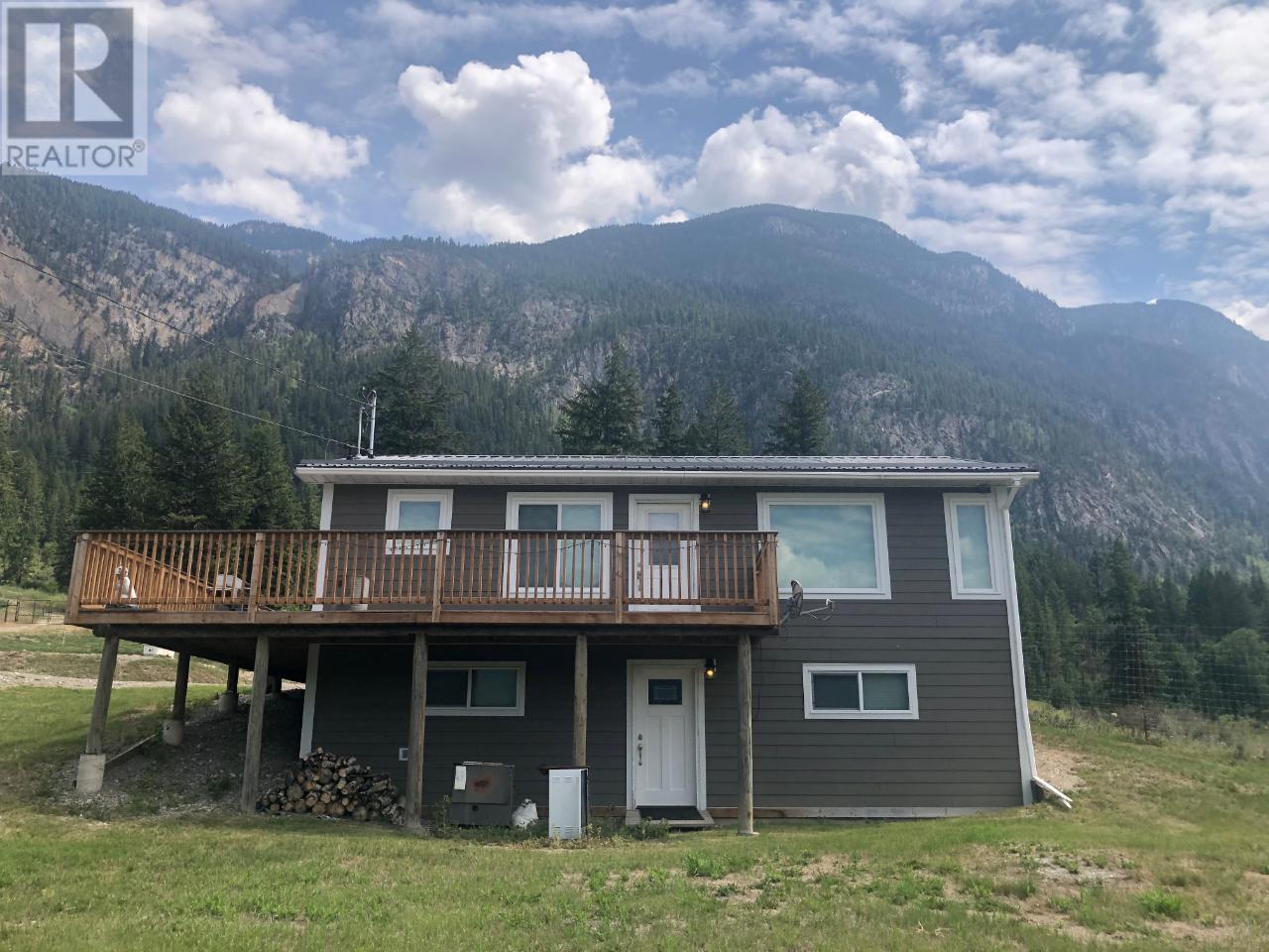 726 95 Highway, Spillimacheen, British Columbia  V0A 1P0 - Photo 8 - 2471879