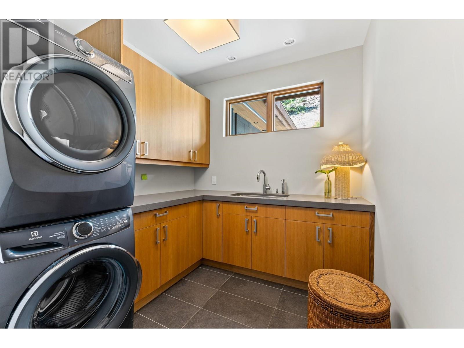 733 Forestridge Lane, Kelowna, British Columbia  V6E 0C5 - Photo 64 - 10281980