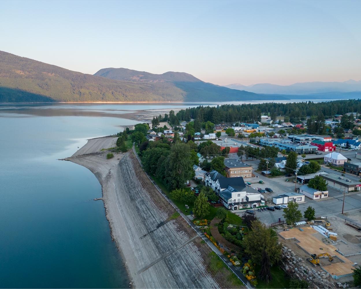 92 4th Avenue, Nakusp, British Columbia  V0G 1R1 - Photo 87 - 2473068