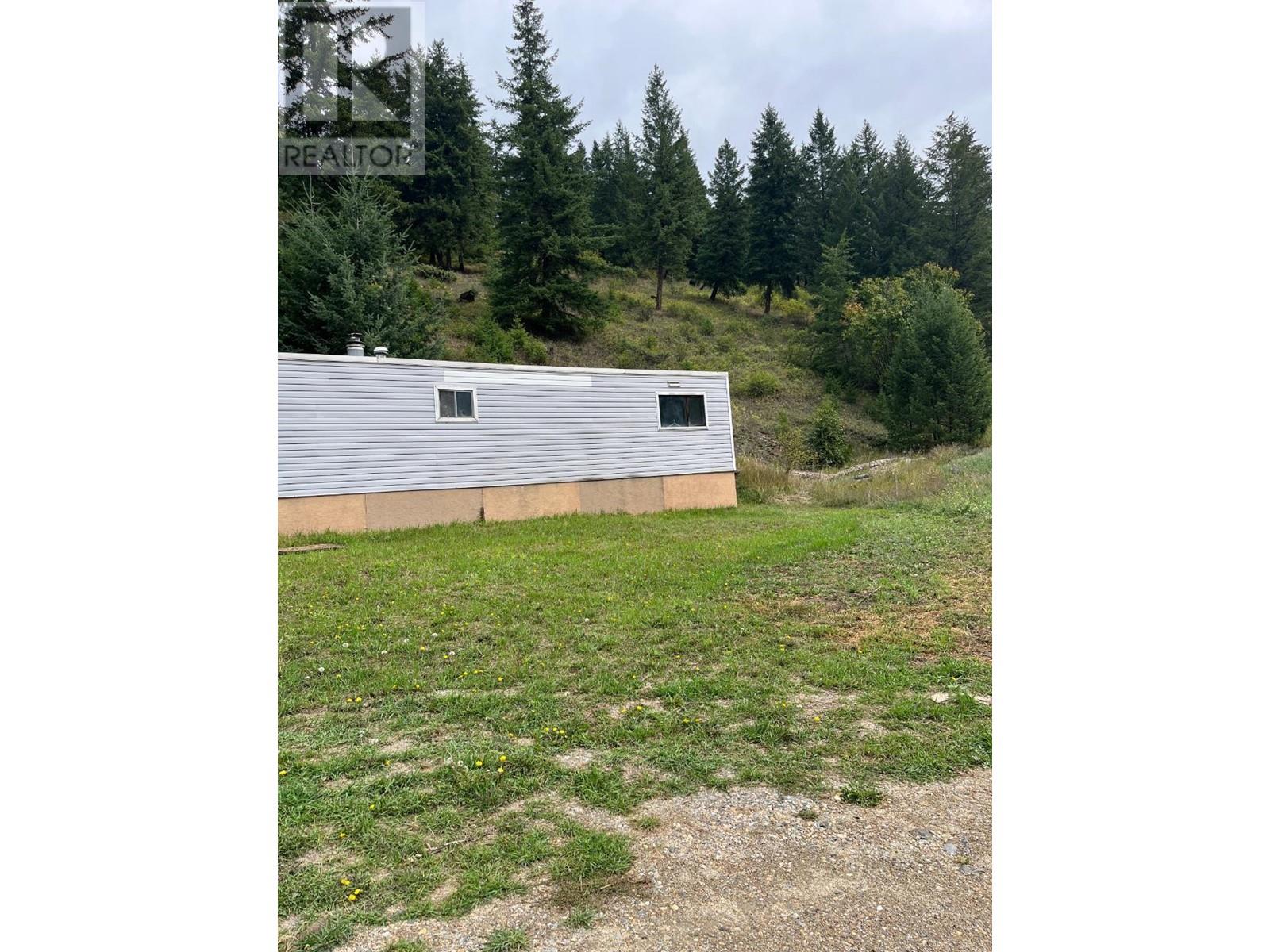 2019 Yellowhead Highway, Clearwater, British Columbia  V0E 1N1 - Photo 2 - 174738