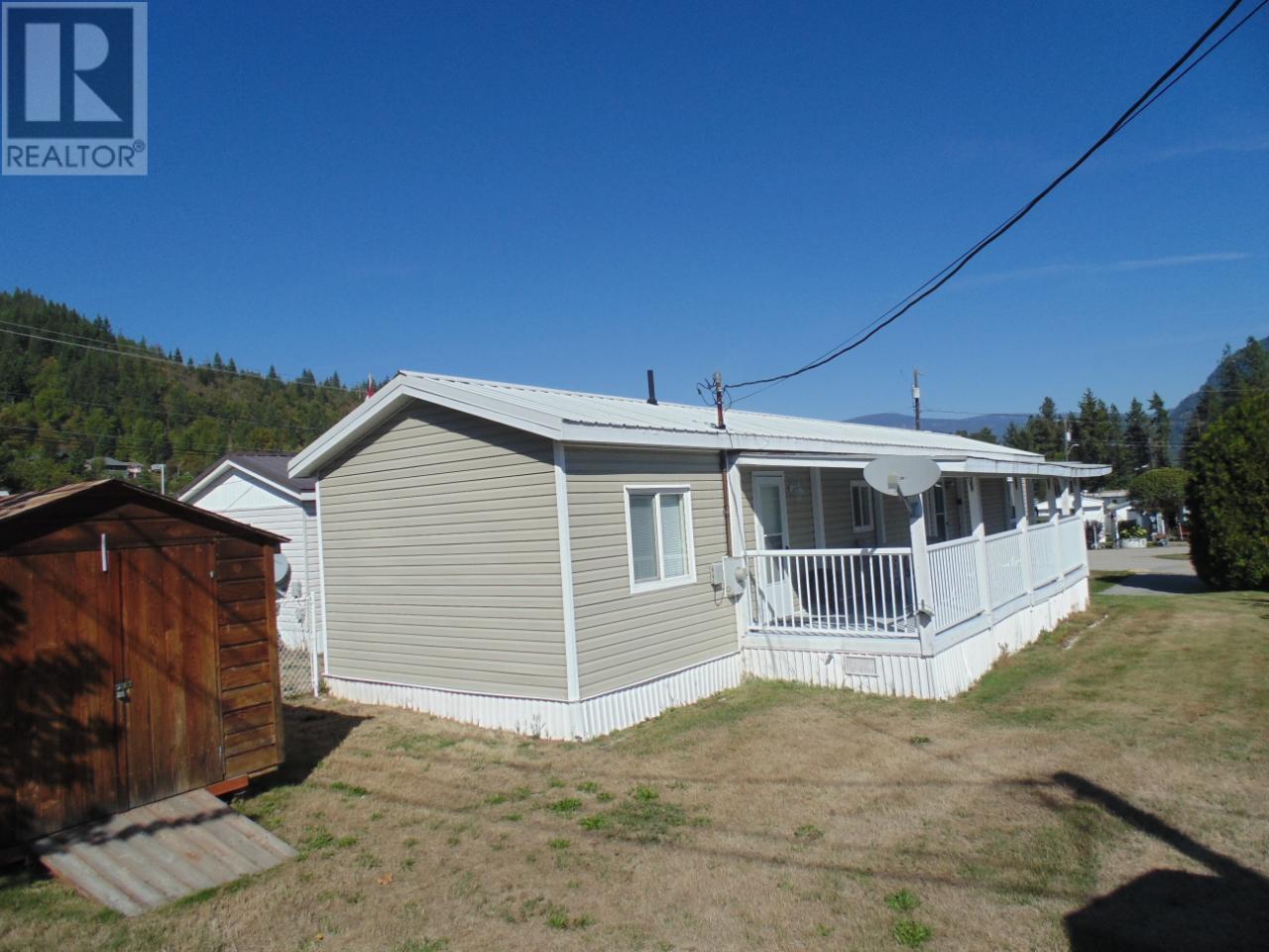 1545 Columbia Avenue Unit# 25, Castlegar, British Columbia  V1N 1J1 - Photo 2 - 2473365