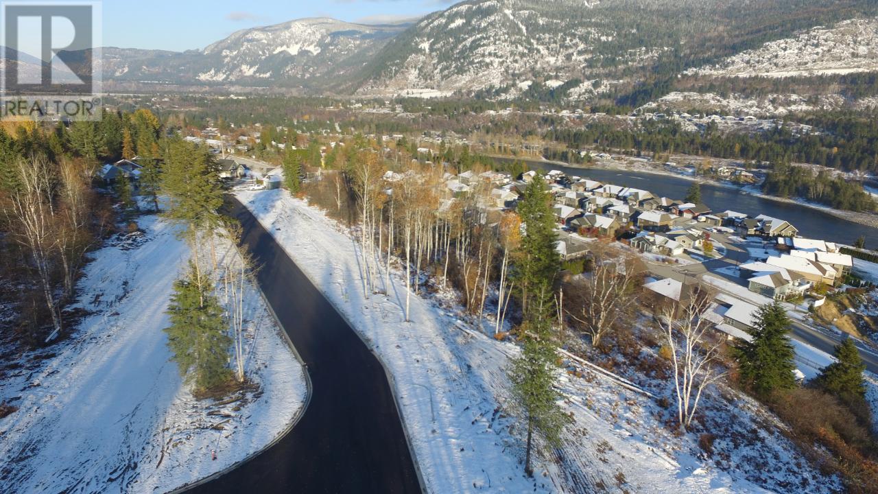 3705 Toba Road, Castlegar, British Columbia  V1N 4Y3 - Photo 11 - 2474381