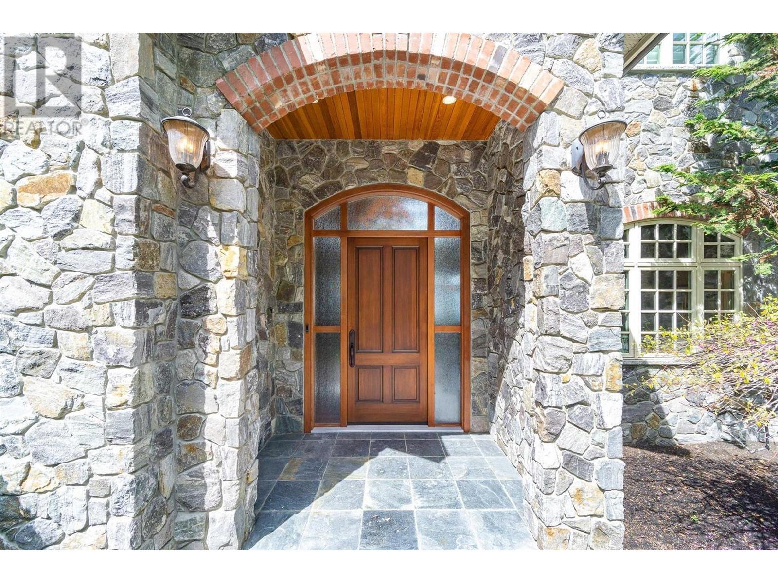 225 Swick Road, Kelowna, British Columbia  V1W 4J5 - Photo 4 - 10301773