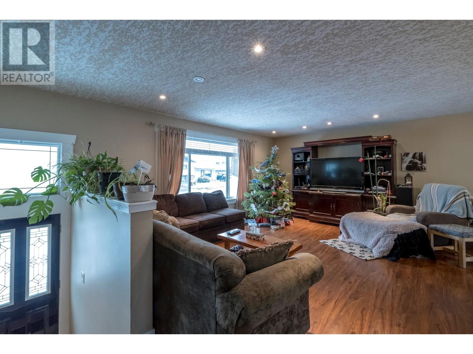 11917 Marshall Crescent, Summerland, British Columbia  V0H 1Z0 - Photo 2 - 10301763