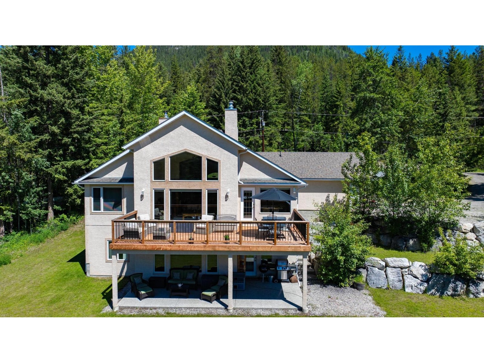 965 Oster Road, Golden, British Columbia  V0A 1H1 - Photo 1 - 2474439