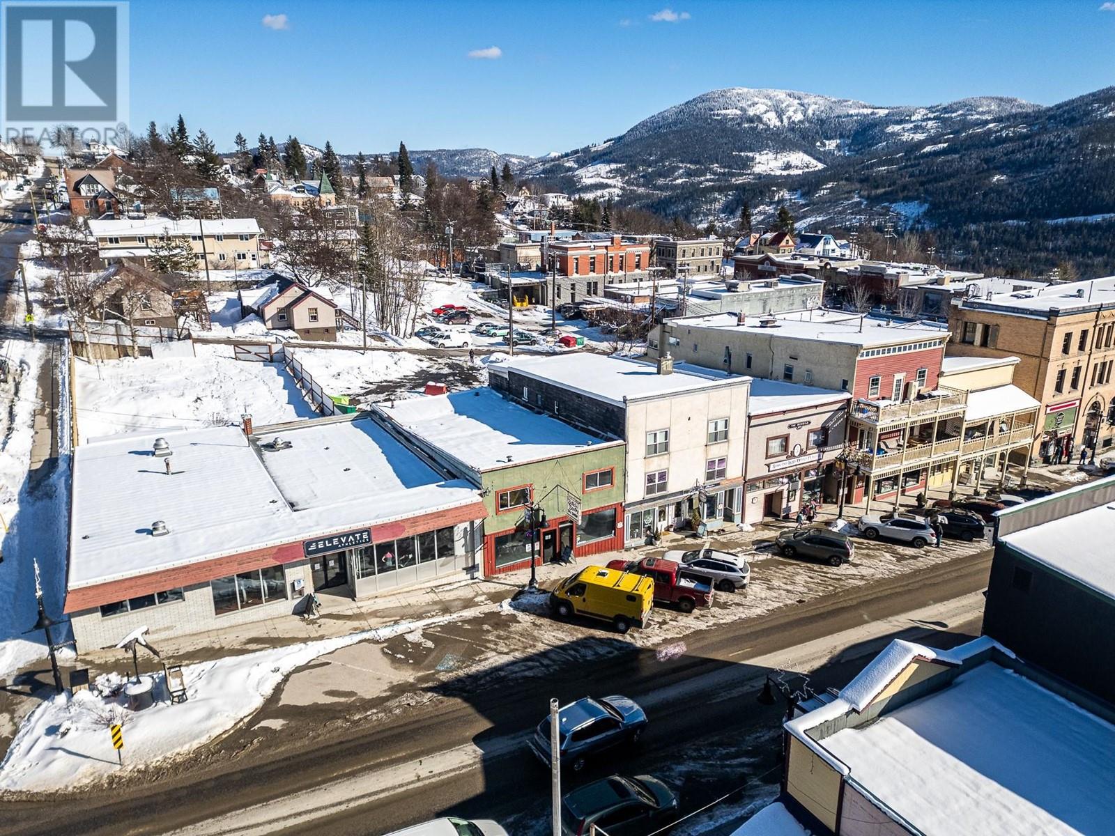 2080 Washington Street, Rossland, British Columbia  V0G 1Y0 - Photo 1 - 2474569