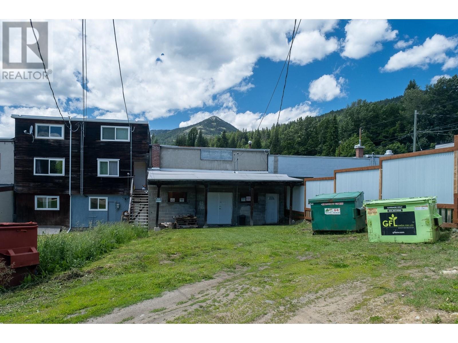 2080 Washington Street, Rossland, British Columbia  V0G 1Y0 - Photo 12 - 2474569