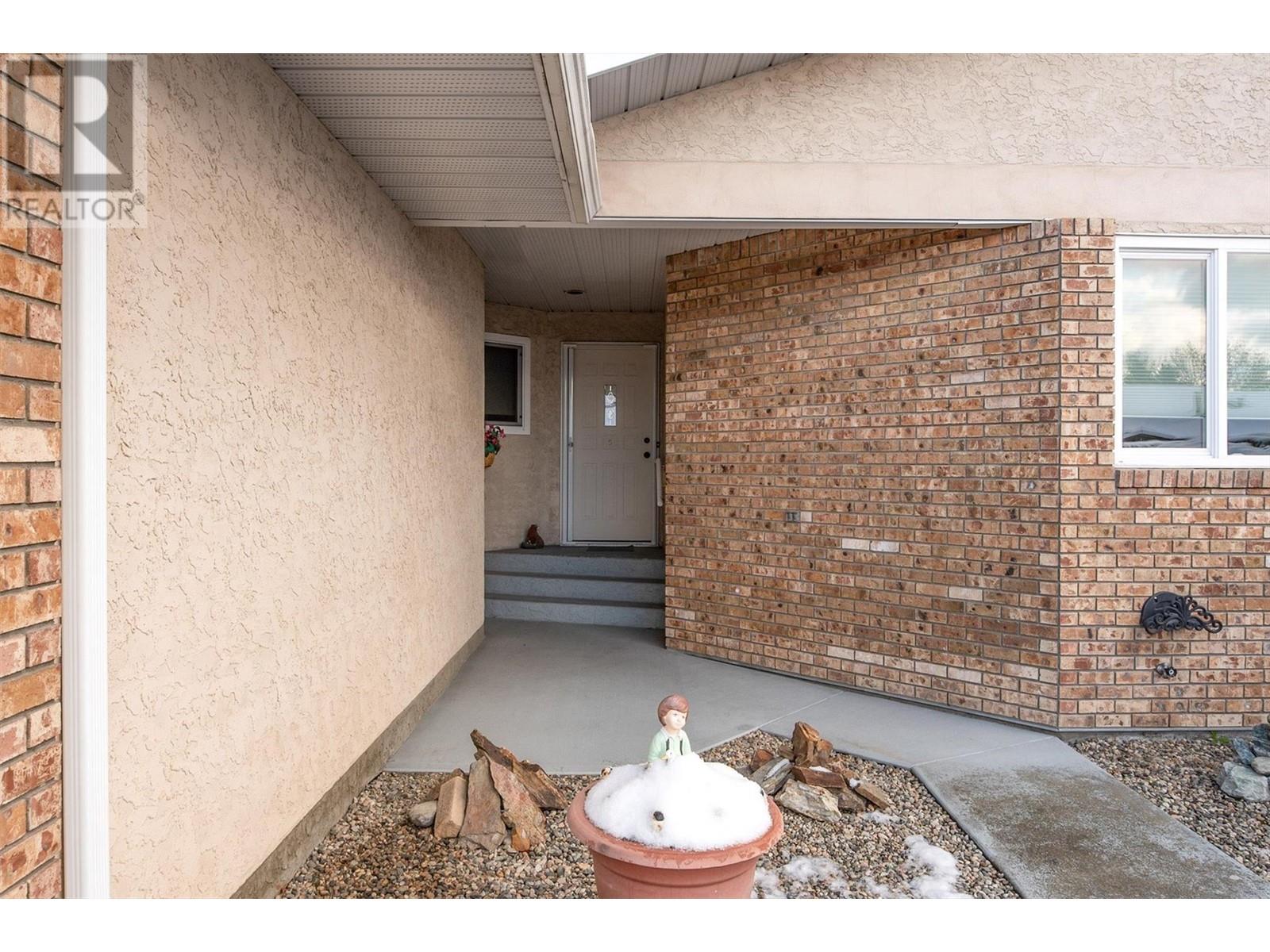 1209 Brookside Avenue Unit# 5, Kelowna, British Columbia  V1Y 5T5 - Photo 3 - 10302377