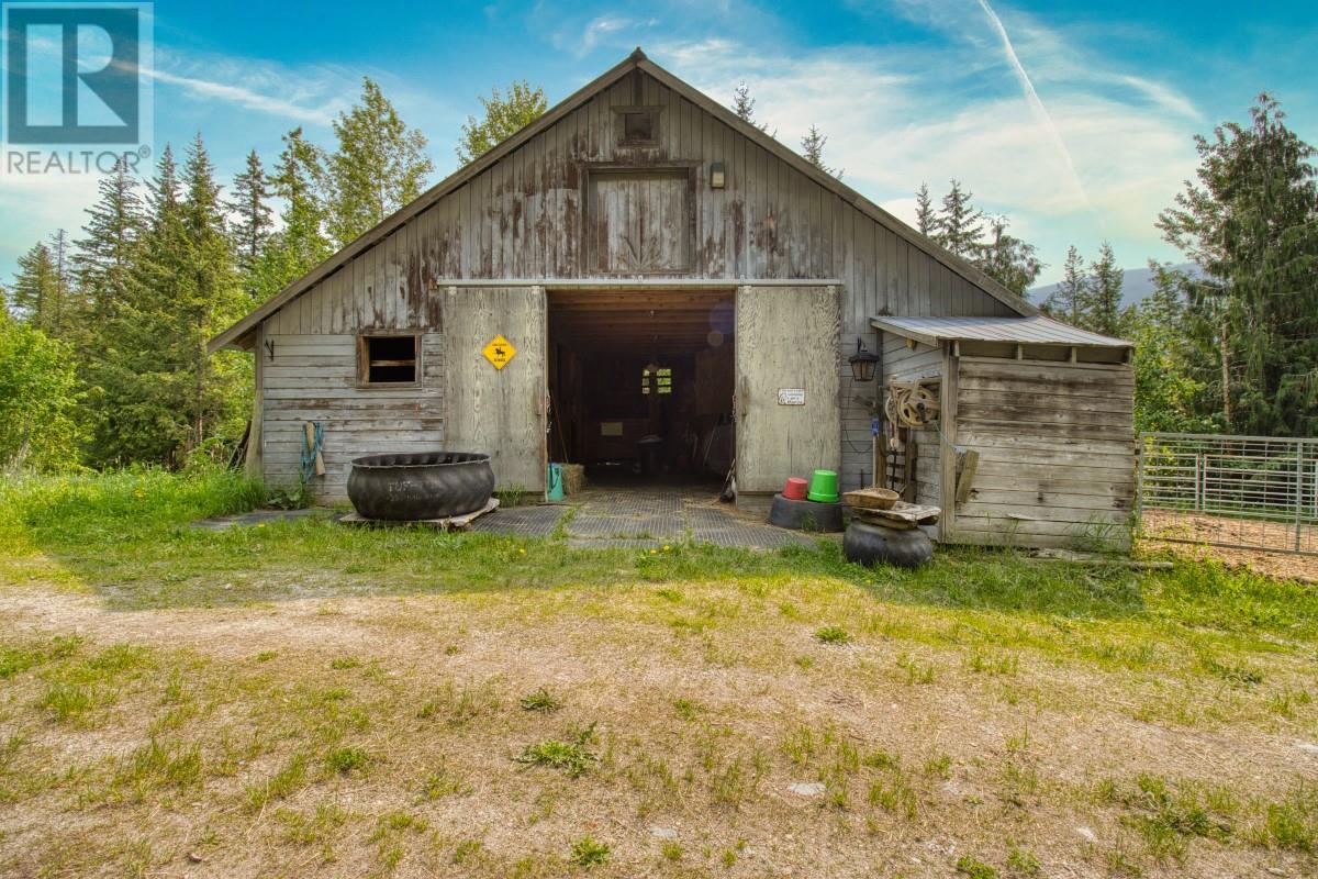 2495 Samuelson Road, Sicamous, British Columbia  V0E 2V5 - Photo 21 - 10302983