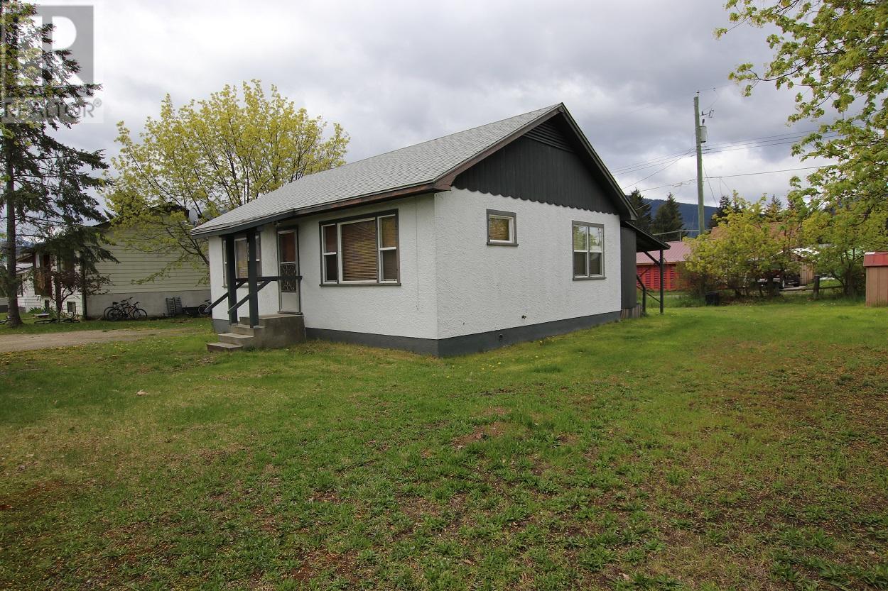 312 6th Avenue, Nakusp, British Columbia  V0G 1R0 - Photo 1 - 2474779