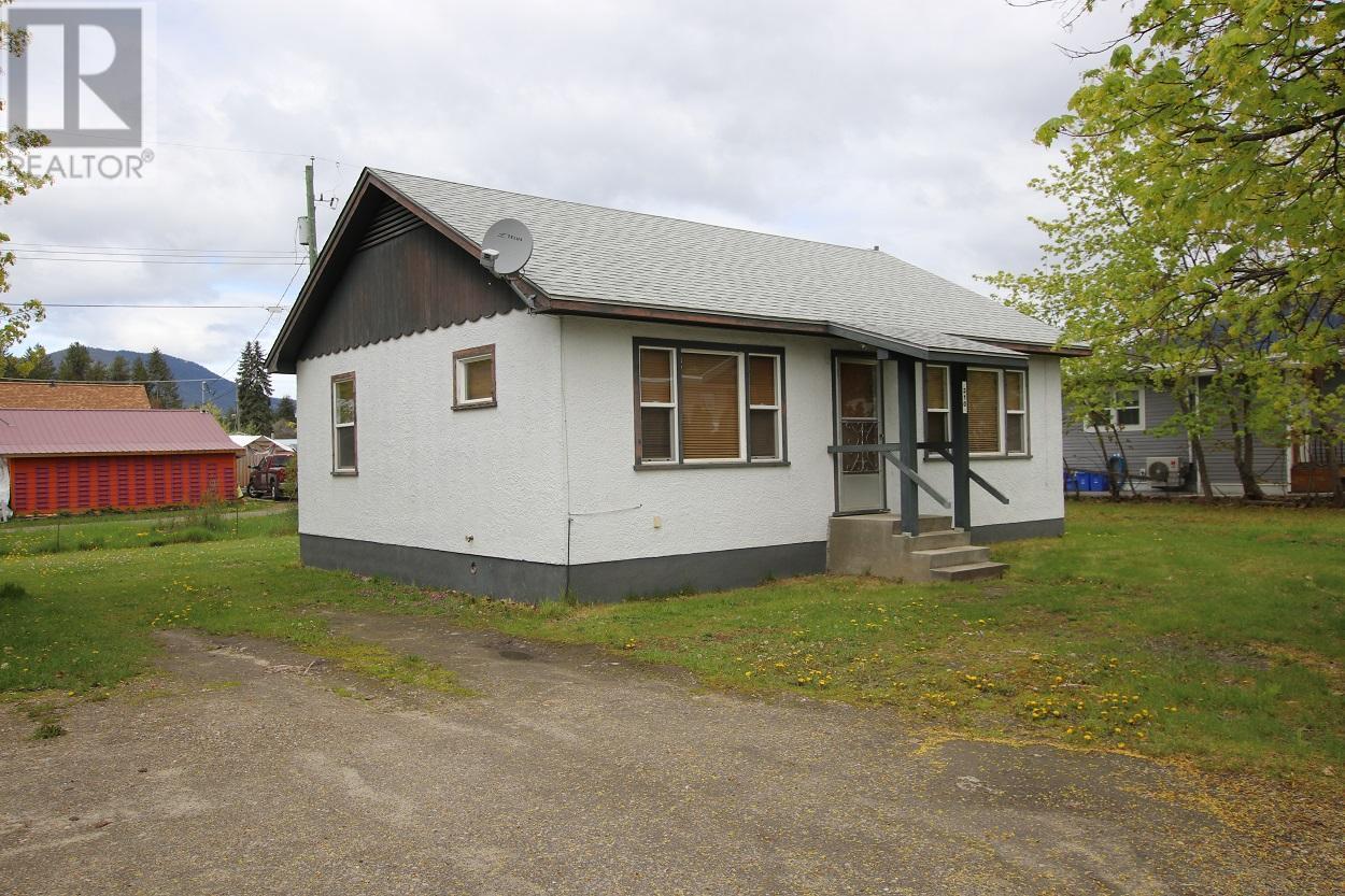 312 6th Avenue, Nakusp, British Columbia  V0G 1R0 - Photo 2 - 2474779