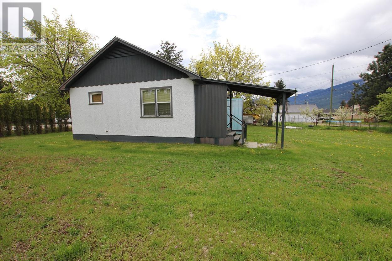 312 6th Avenue, Nakusp, British Columbia  V0G 1R0 - Photo 9 - 2474779