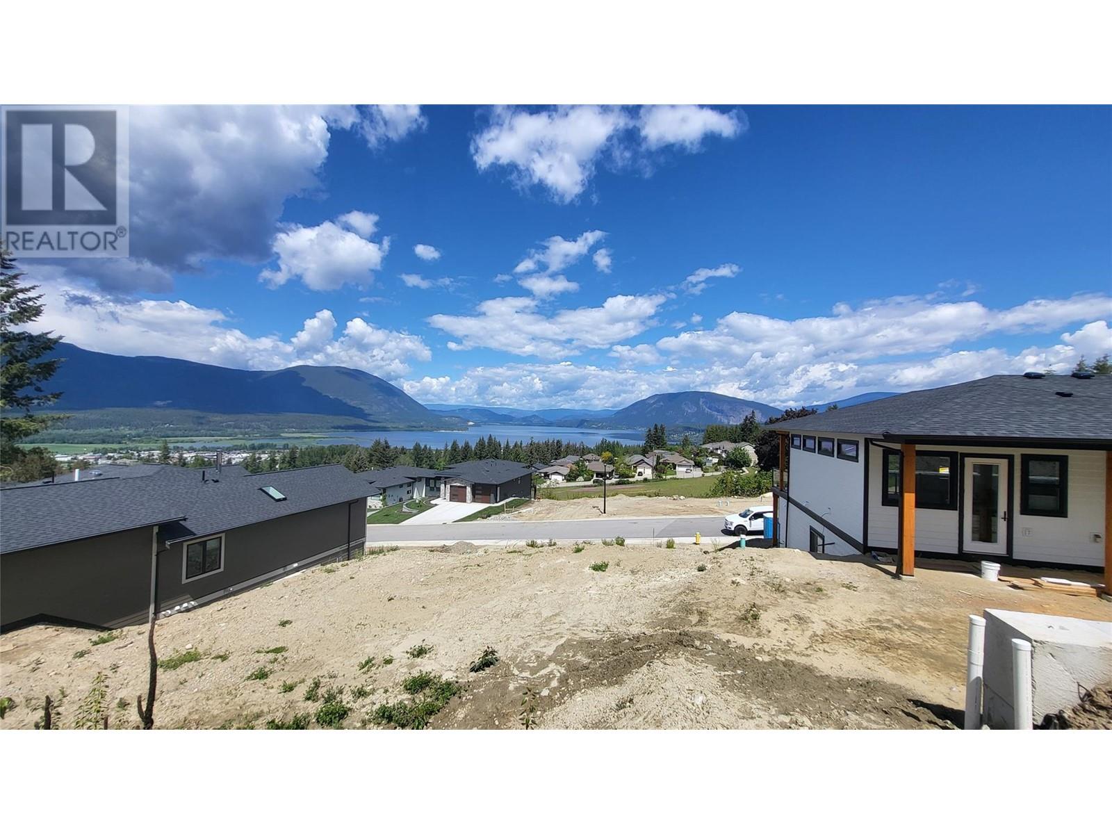 1120 16 Avenue Unit# 8 Lot# 8, Salmon Arm, British Columbia  V1E 2Z7 - Photo 2 - 10304137