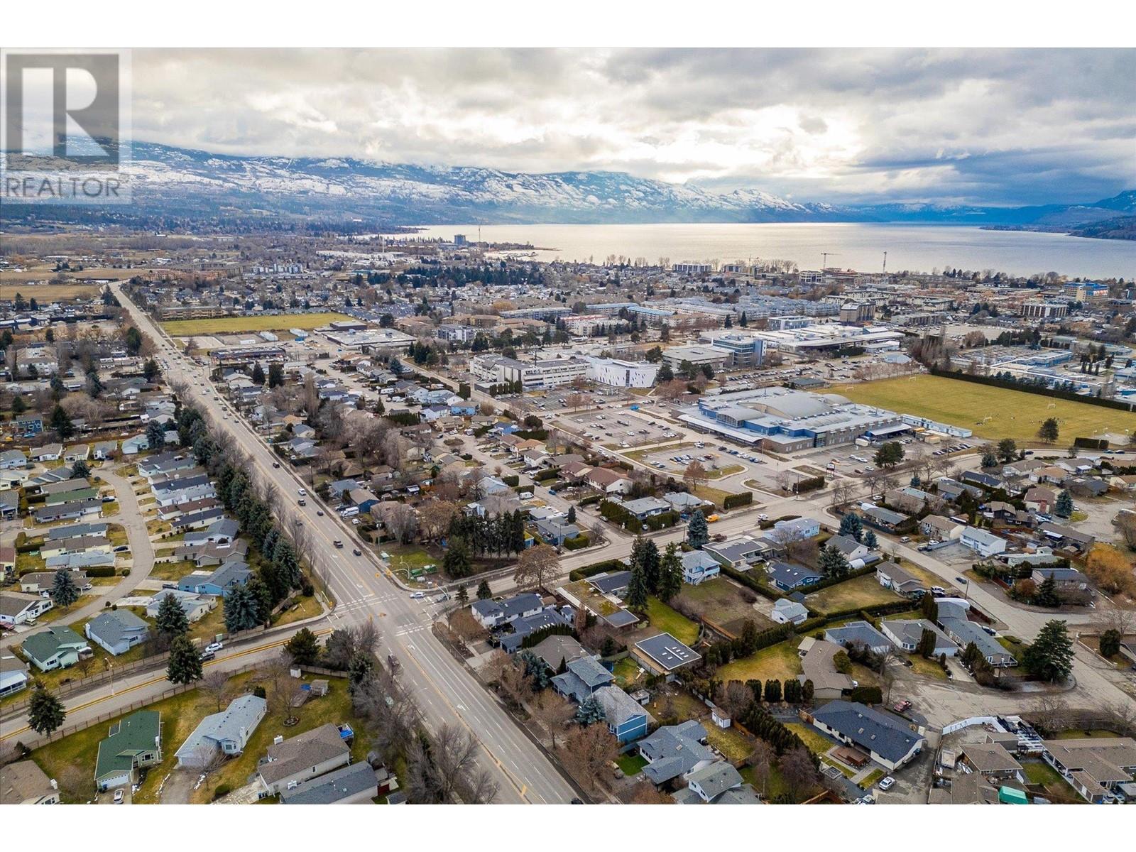 2680 Gordon Drive, Kelowna, British Columbia  V1W 3R2 - Photo 11 - 10305104