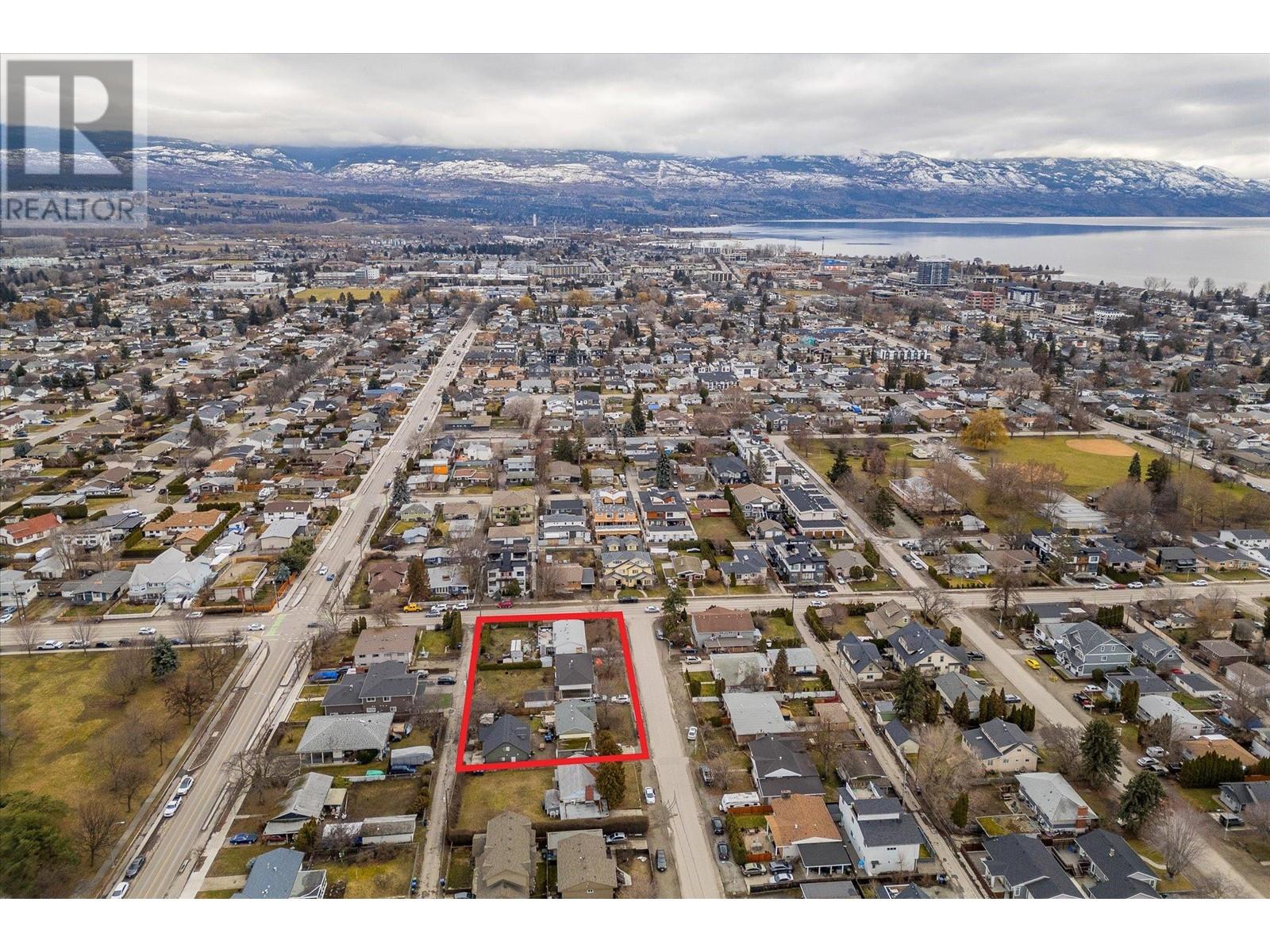 2261 Burnett Street, Kelowna, British Columbia  V1Y 2T7 - Photo 14 - 10304441