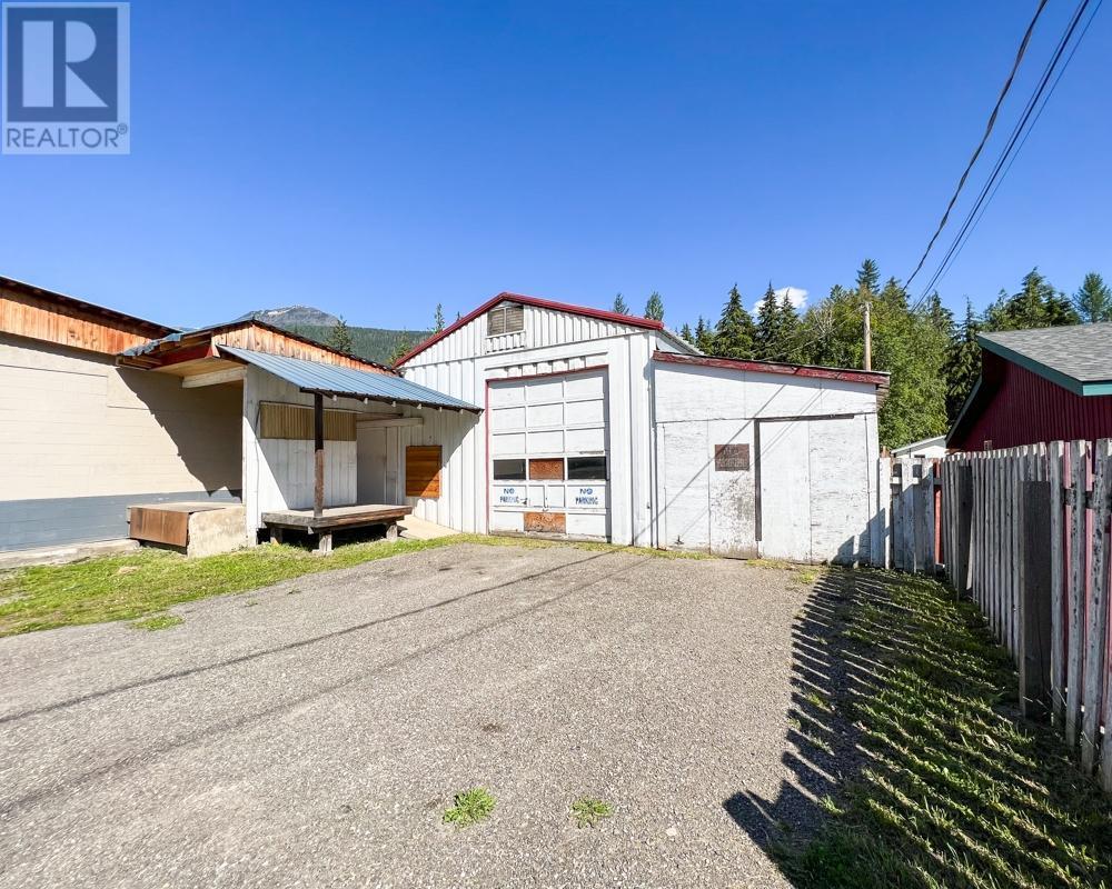 13312 31 Highway, Meadow Creek, British Columbia  V0G 1N0 - Photo 10 - 2475153