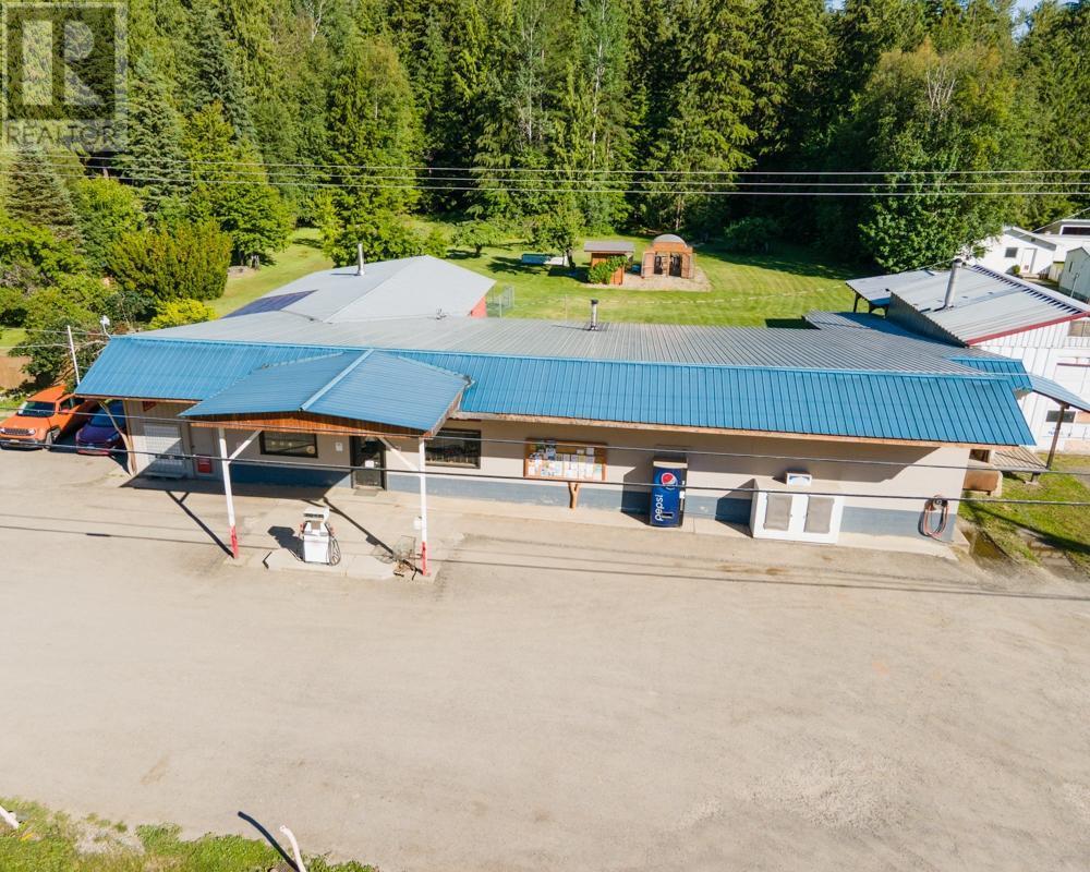 13312 31 Highway, Meadow Creek, British Columbia  V0G 1N0 - Photo 4 - 2475153