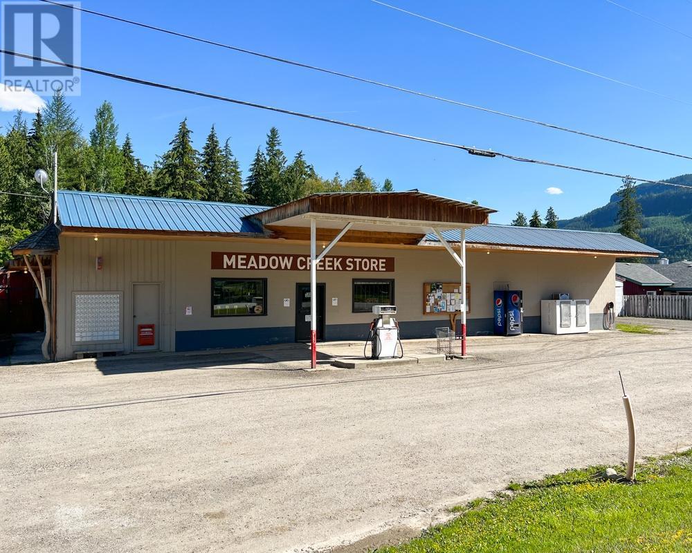 13312 31 Highway, Meadow Creek, British Columbia  V0G 1N0 - Photo 9 - 2475153