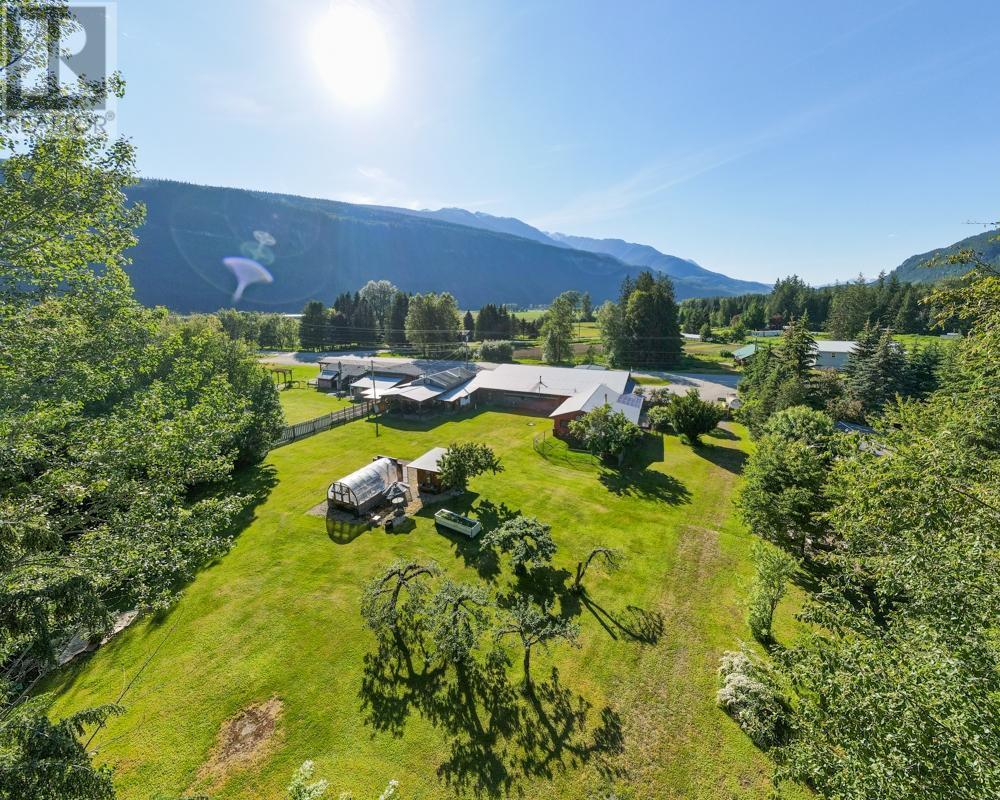 13312 31 Highway, Meadow Creek, British Columbia  V0G 1N0 - Photo 11 - 2475152