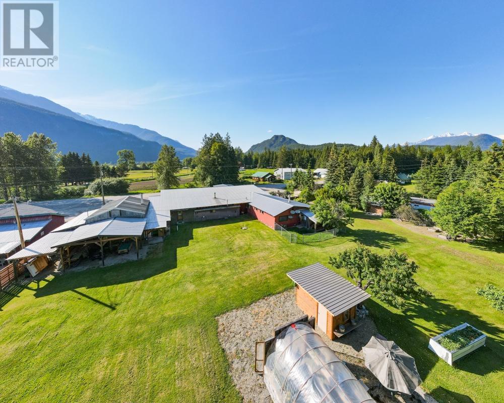 13312 31 Highway, Meadow Creek, British Columbia  V0G 1N0 - Photo 14 - 2475152