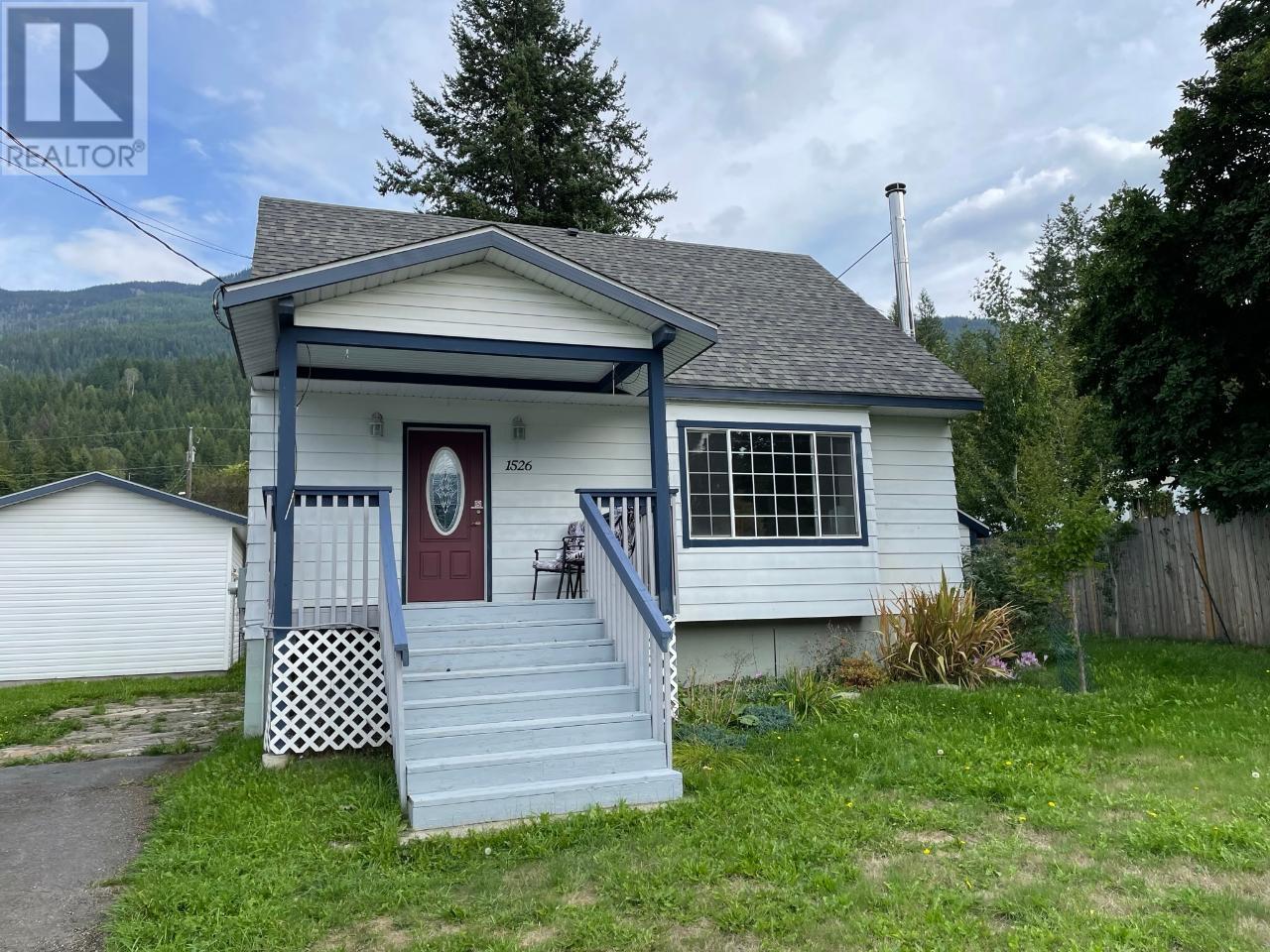 1526 Eastman Avenue, Riondel, British Columbia  V0B 2B0 - Photo 2 - 2475262