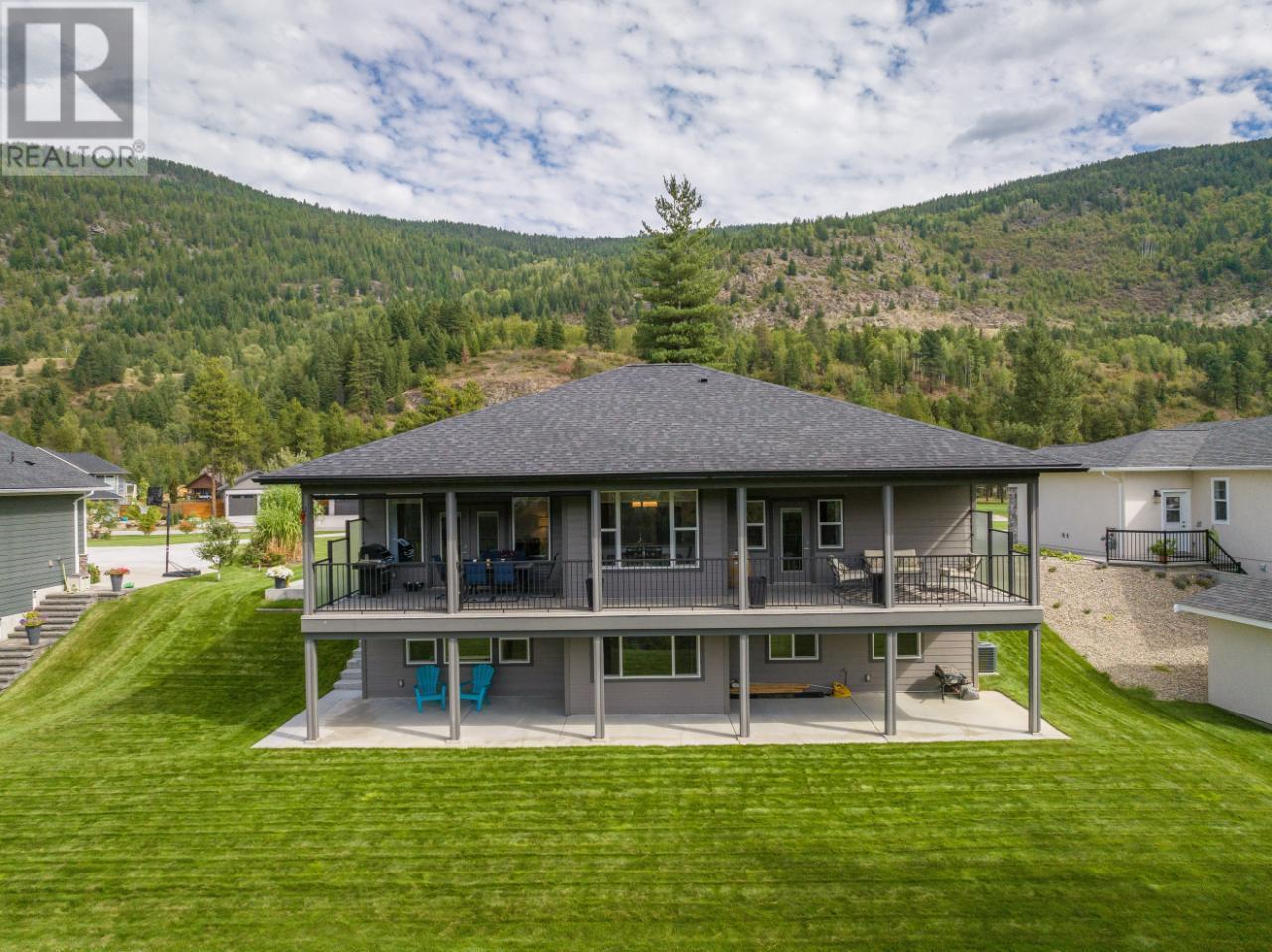 729 Prairie South Road, Castlegar, British Columbia  V1N 4K6 - Photo 6 - 2475307