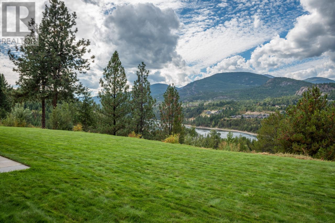 729 Prairie South Road, Castlegar, British Columbia  V1N 4K6 - Photo 73 - 2475307