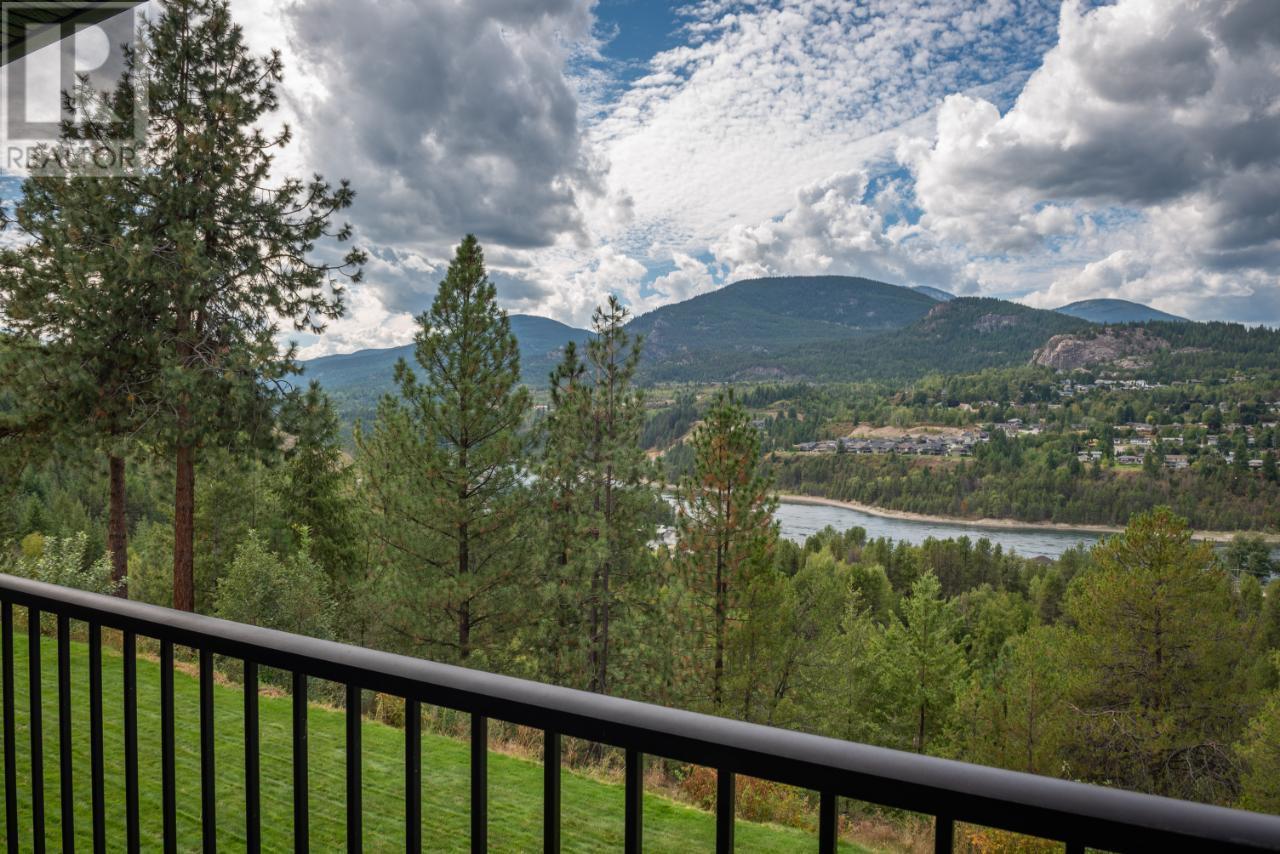 729 Prairie South Road, Castlegar, British Columbia  V1N 4K6 - Photo 83 - 2475307