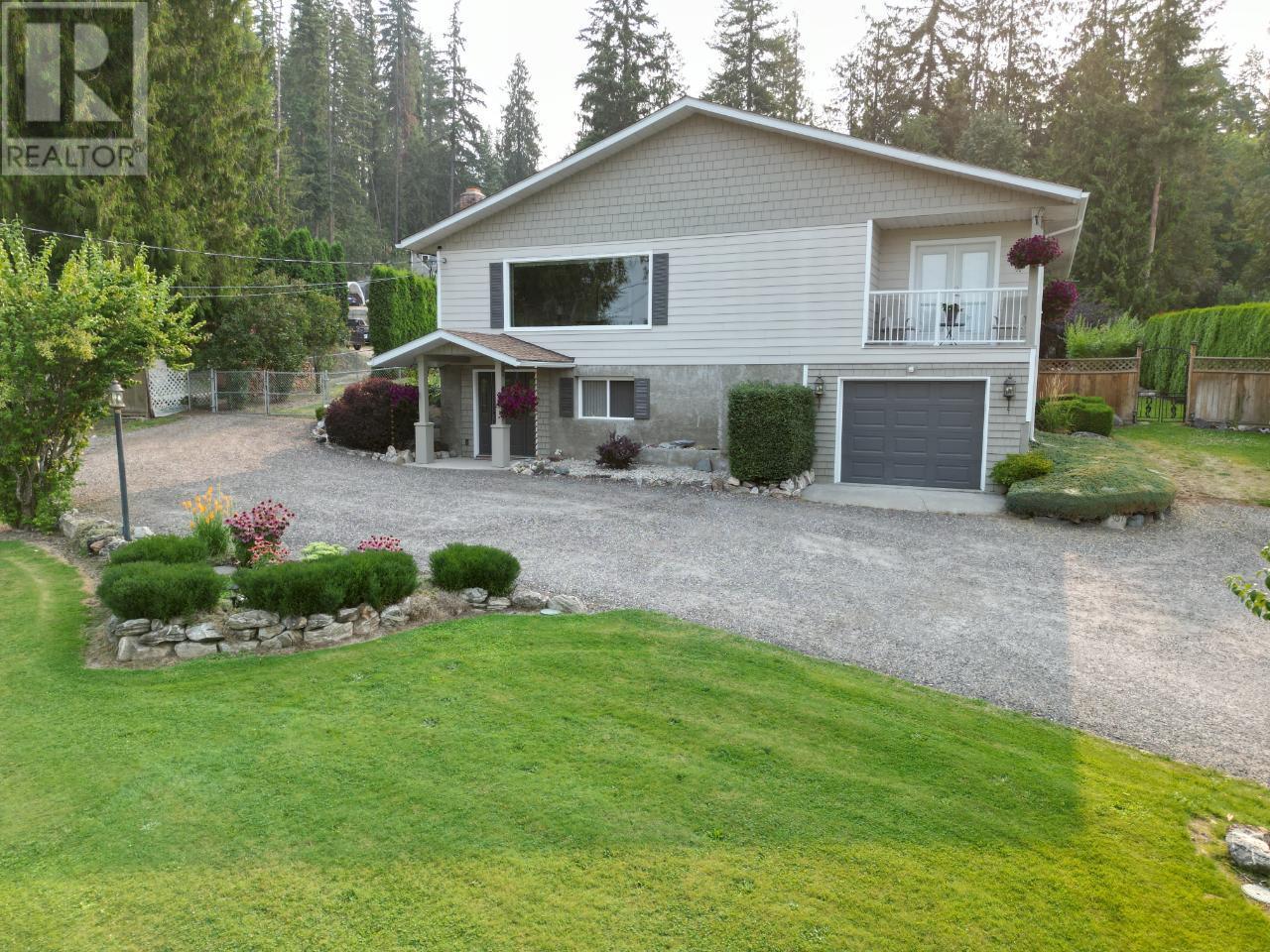 307 Nelson Avenue, Nakusp, British Columbia  V0G 1R0 - Photo 1 - 2475438