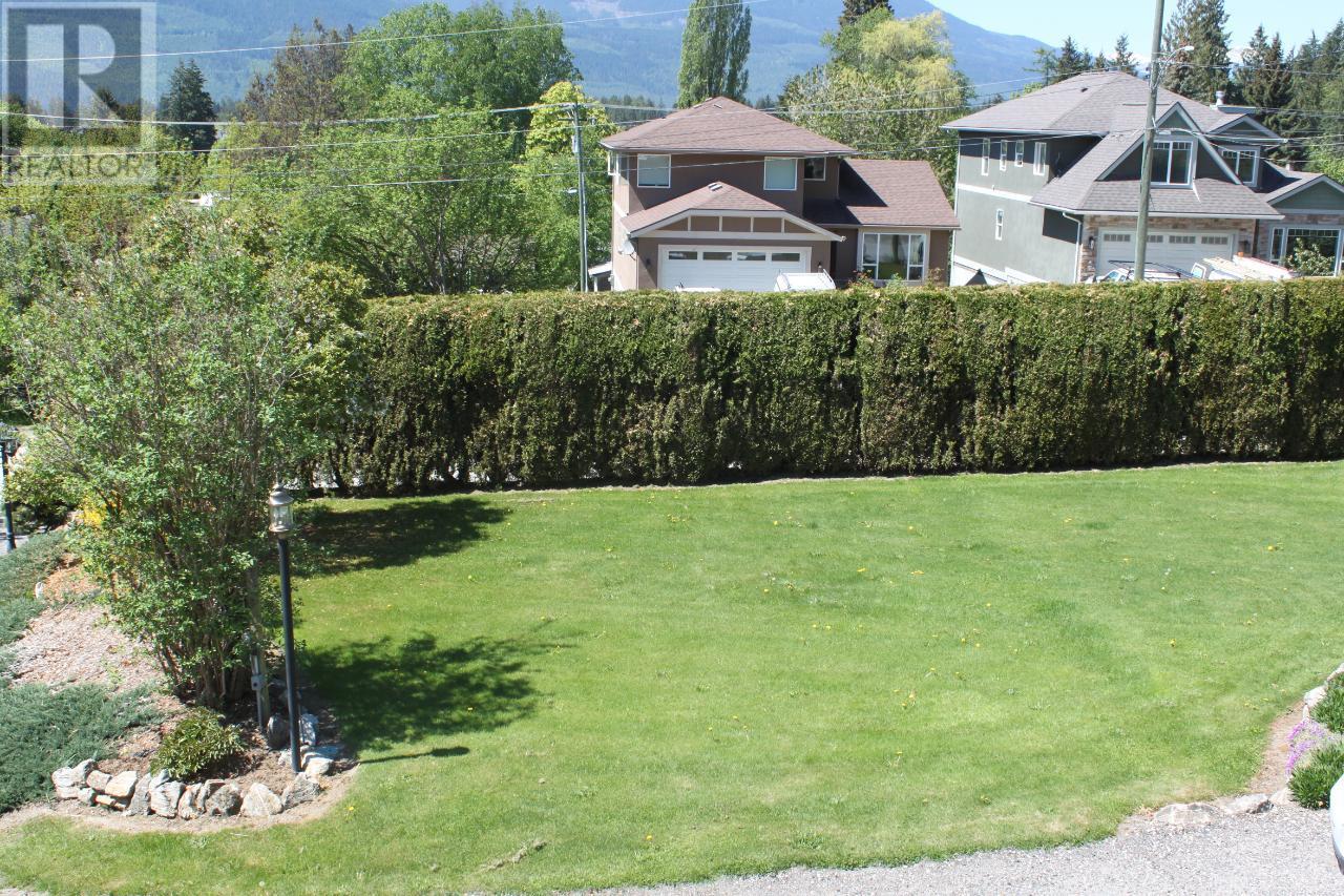 307 Nelson Avenue, Nakusp, British Columbia  V0G 1R0 - Photo 41 - 2475438