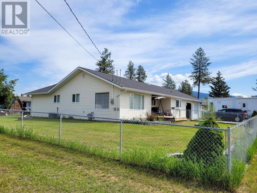 463 Morgan Avenue, Merritt, British Columbia  V1K 1B8 - Photo 2 - 177225