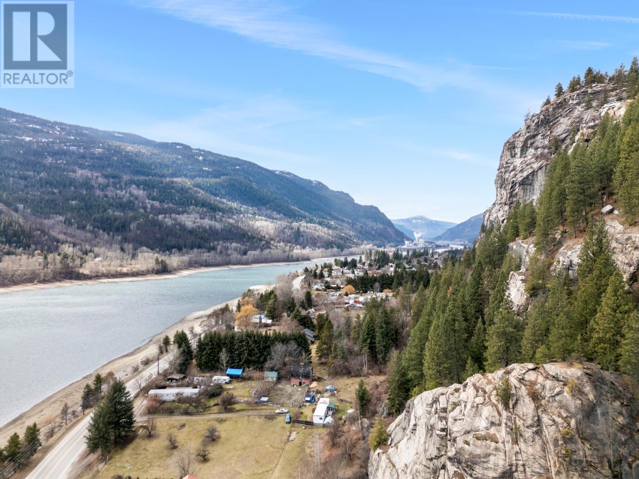 2593 Bwater Rd Road, Castlegar, British Columbia  V0G 1X0 - Photo 62 - 2475519