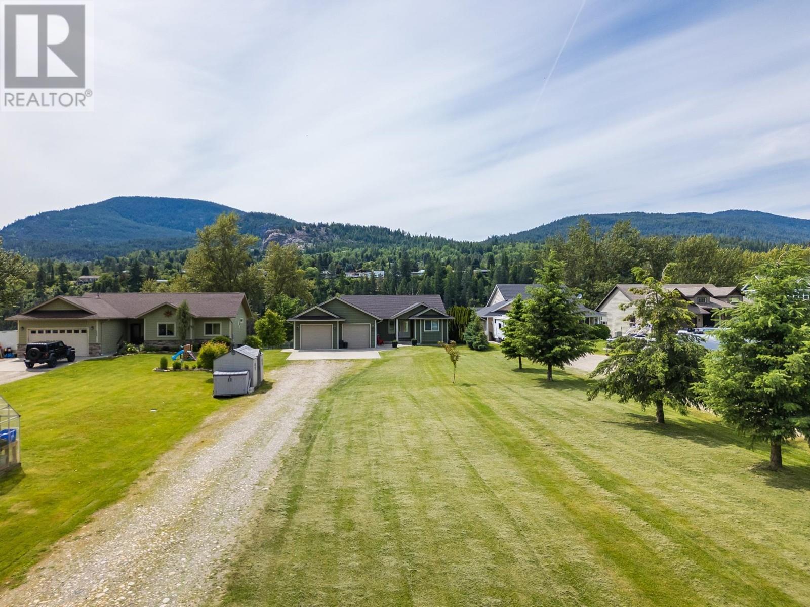 755 Waterloo Road, Ootischenia, British Columbia  V1N 4K8 - Photo 49 - 2475545