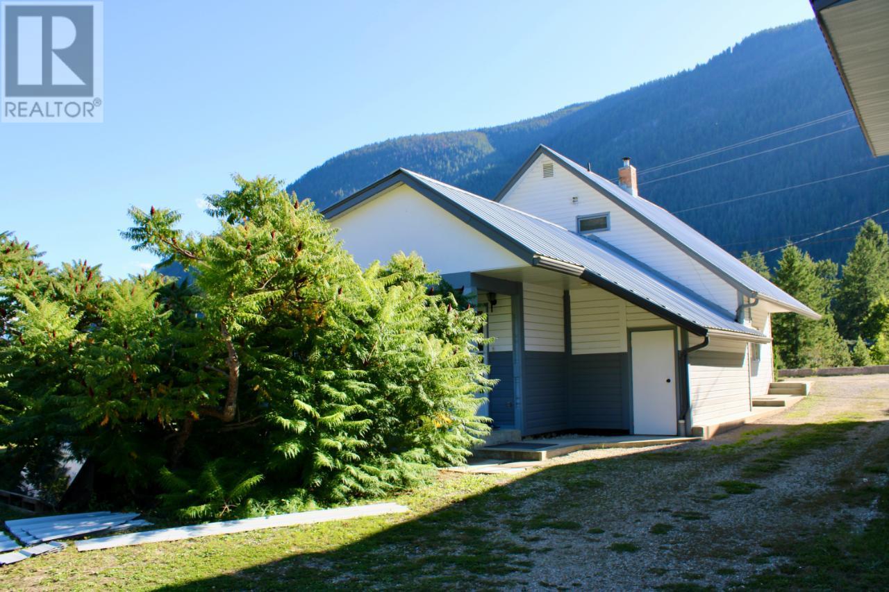 3152 6 Highway, Slocan Park, British Columbia  V0G 2E0 - Photo 13 - 2475551