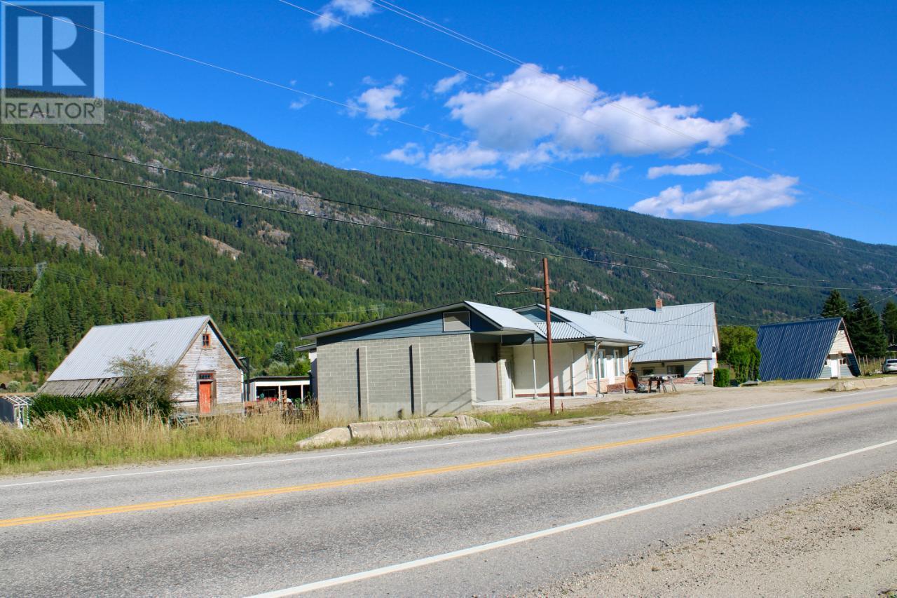 3152 6 Highway, Slocan Park, British Columbia  V0G 2E0 - Photo 7 - 2475551