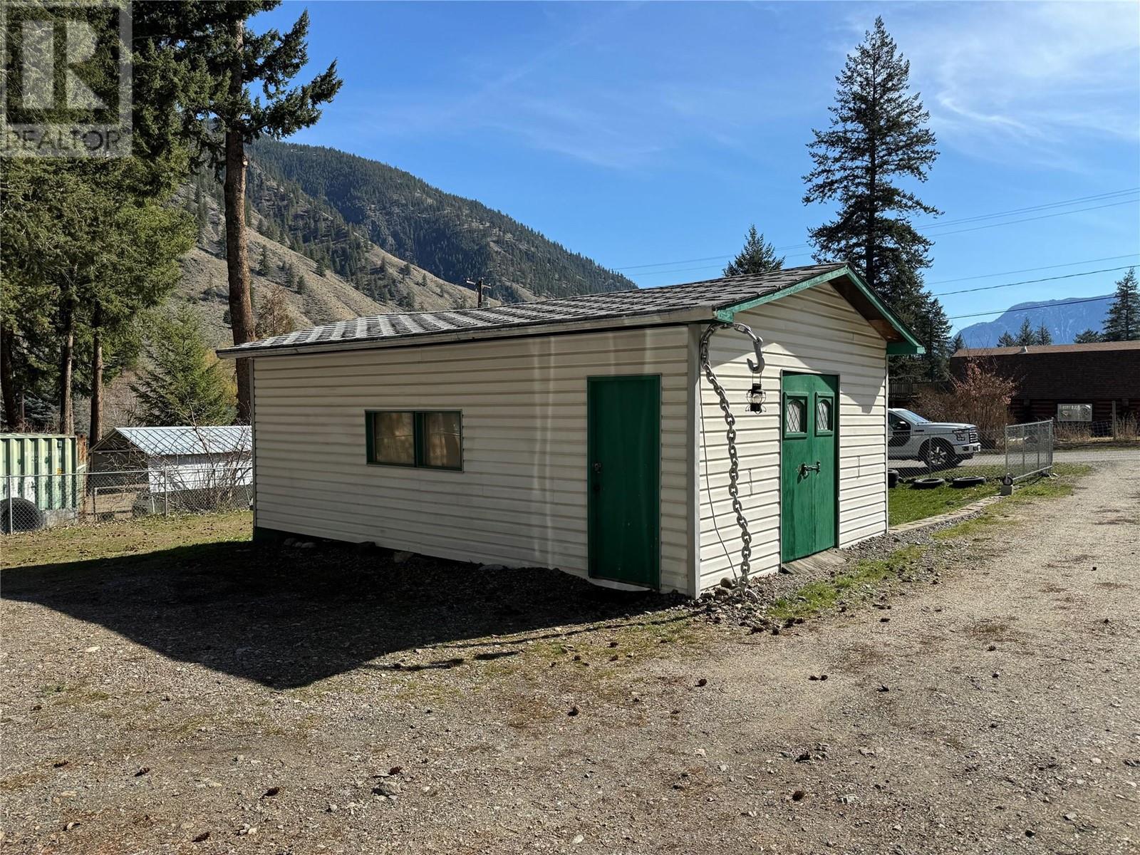 1483 Main Street, Olalla, British Columbia  V0X 1N6 - Photo 3 - 10307584