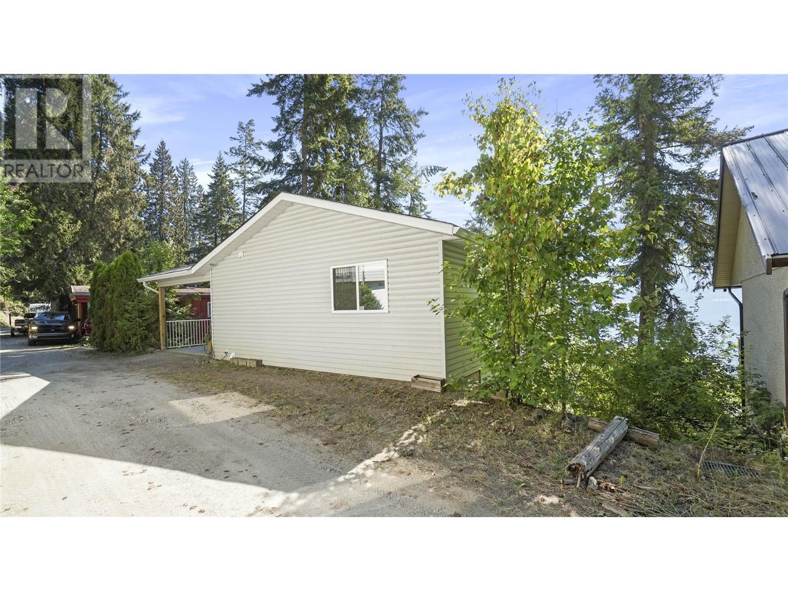 4746 Sunnybrae Canoe Point Road, Tappen, British Columbia  V0E 2X1 - Photo 77 - 10307693