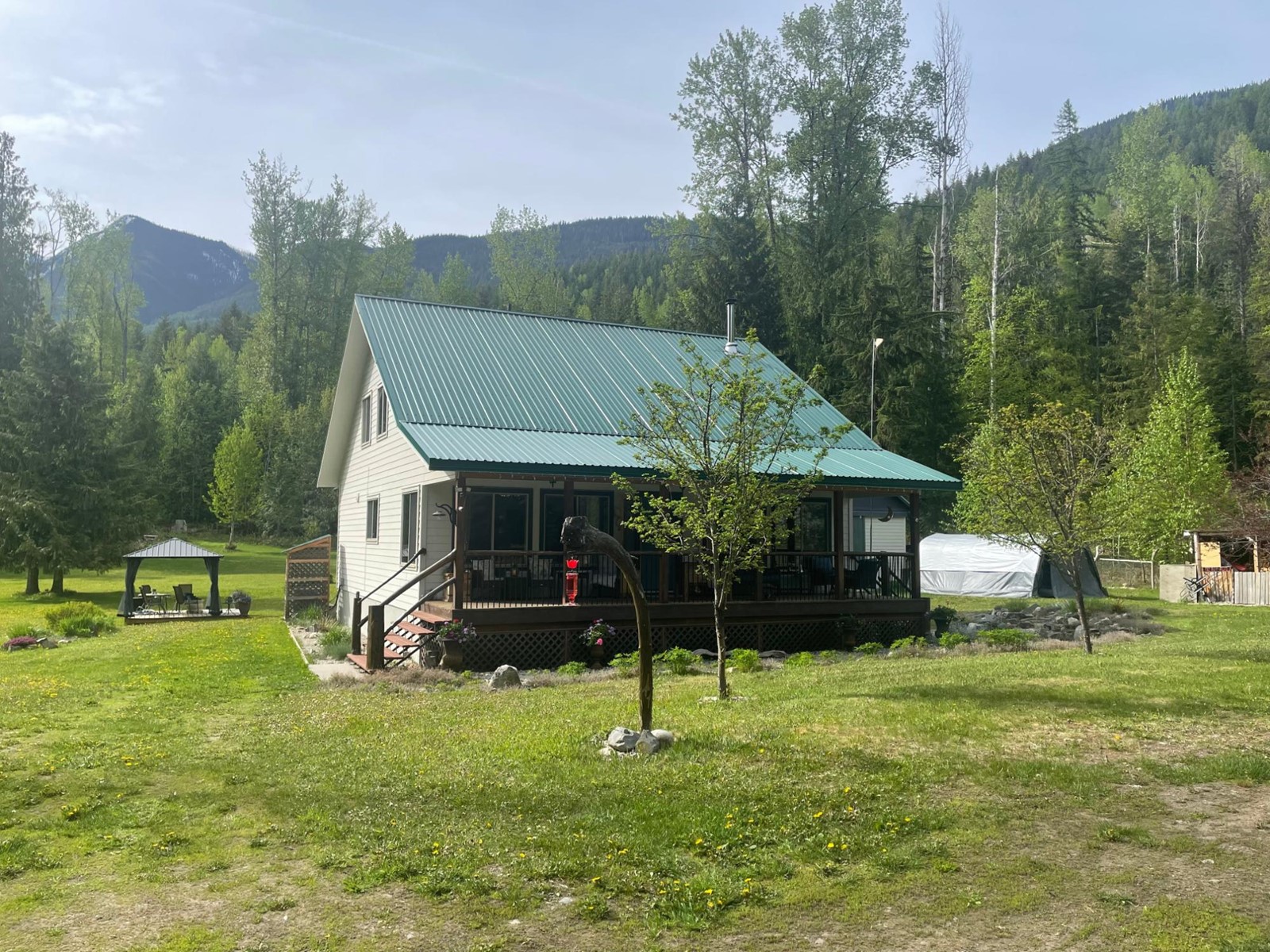 153 Wildwood Road, Nakusp, British Columbia  V0G 1R1 - Photo 1 - 2475635