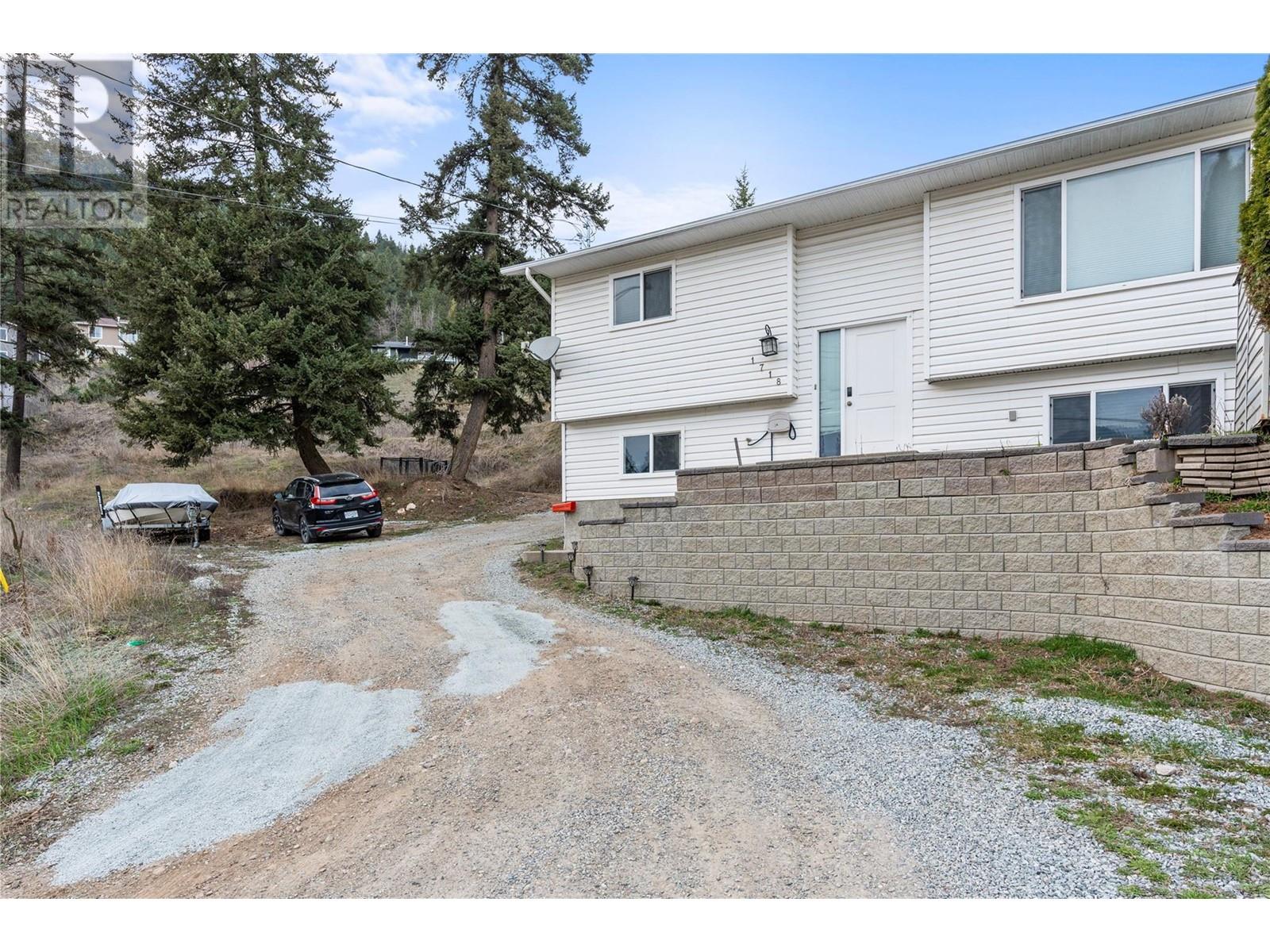 1718 Grandview Avenue, Lumby, British Columbia  V0E 2G0 - Photo 33 - 10308360