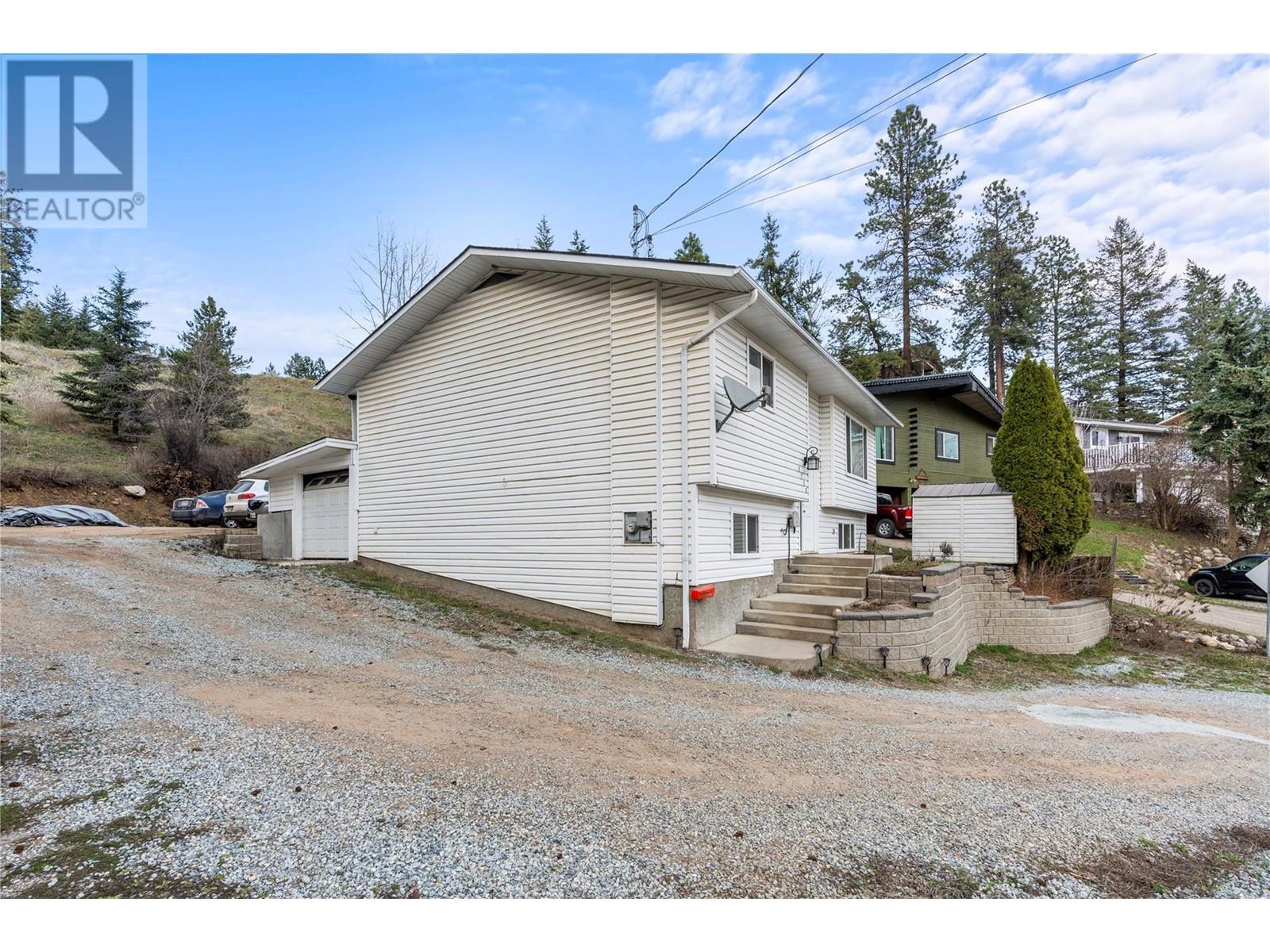 1718 Grandview Avenue, Lumby, British Columbia  V0E 2G0 - Photo 34 - 10308360