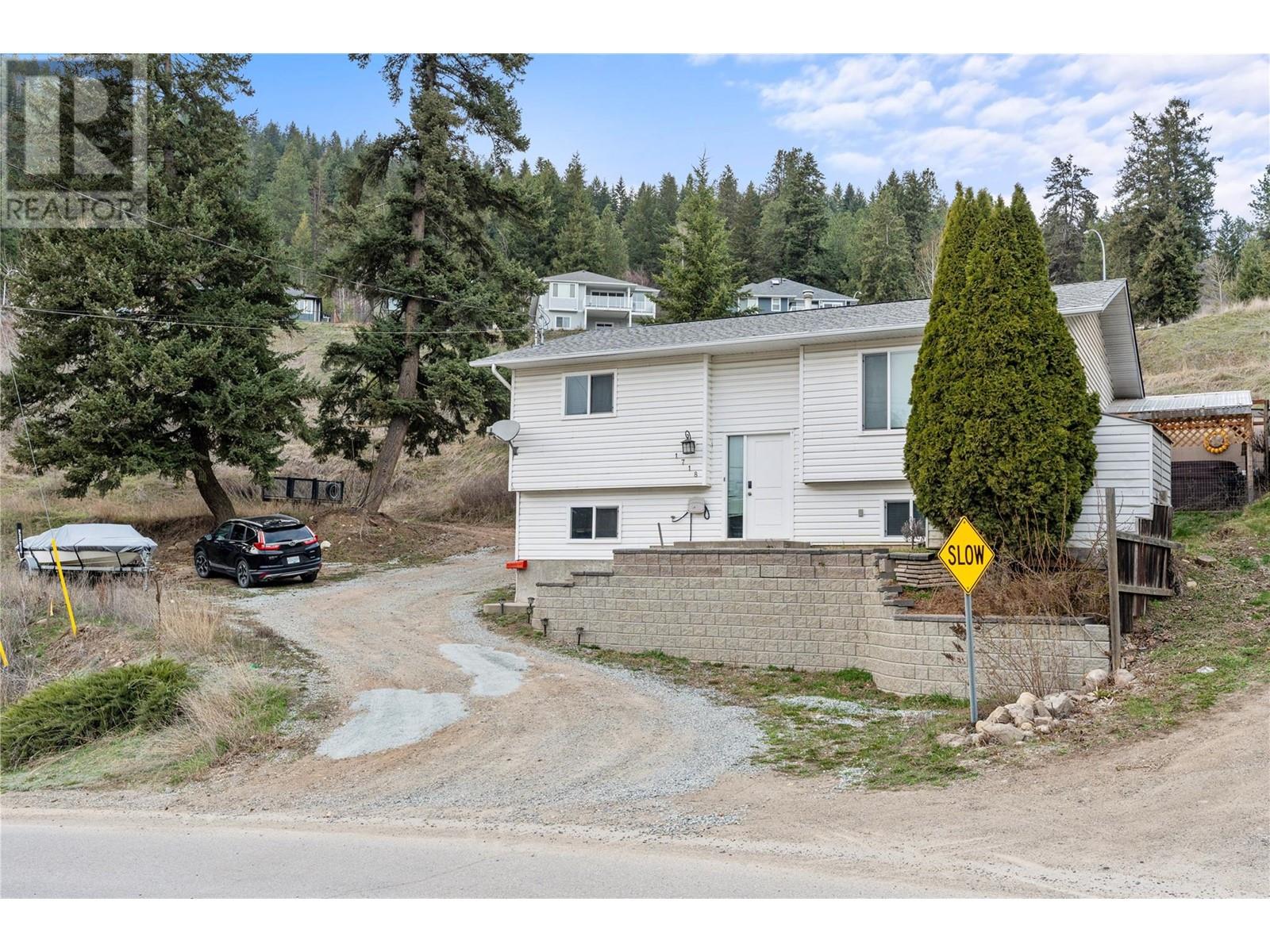 1718 Grandview Avenue, Lumby, British Columbia  V0E 2G0 - Photo 47 - 10308360