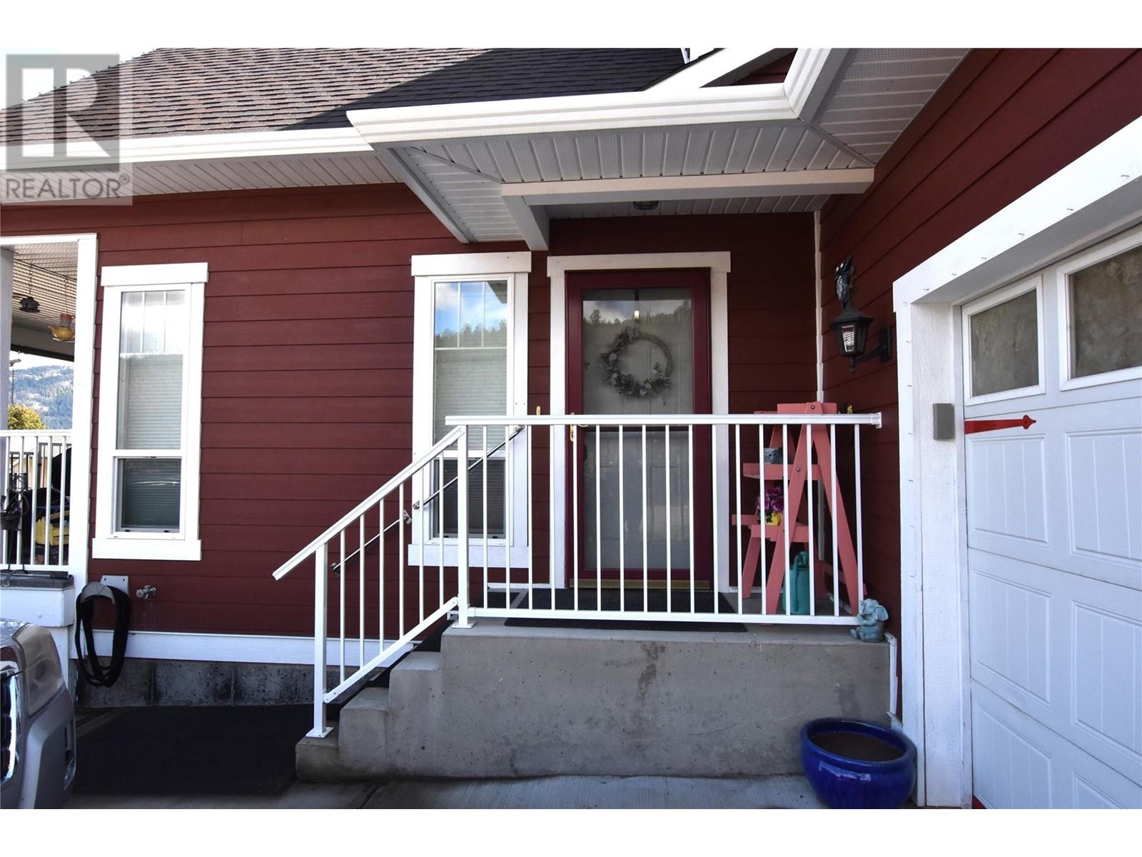 672 Cougar Street, Vernon, British Columbia  V1H 2A1 - Photo 4 - 10308549