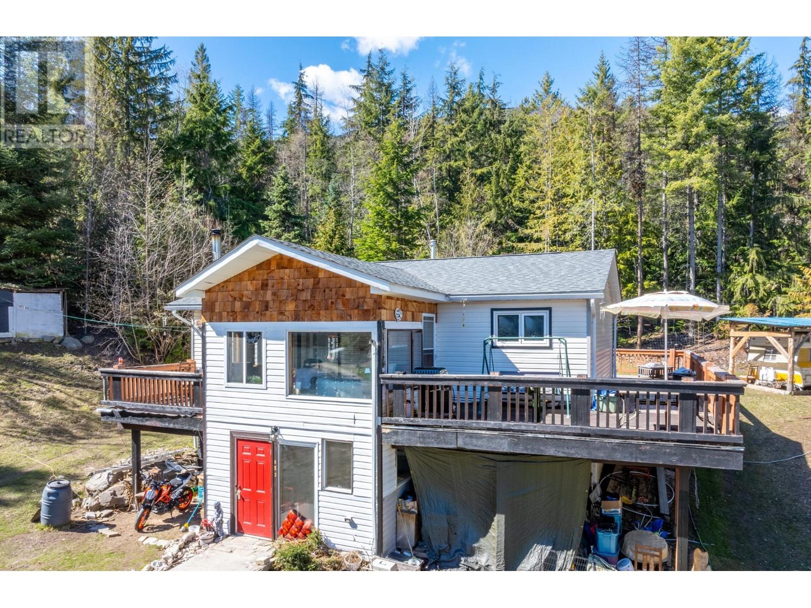 853 Birchmont Drive, Creston, British Columbia  V0B 1G7 - Photo 2 - 2475873