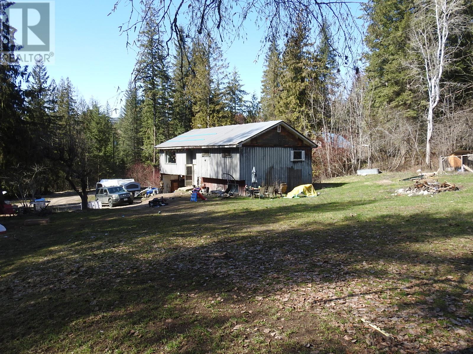 50 East Poirier Road, Mara, British Columbia  V0E 2K0 - Photo 1 - 10308875