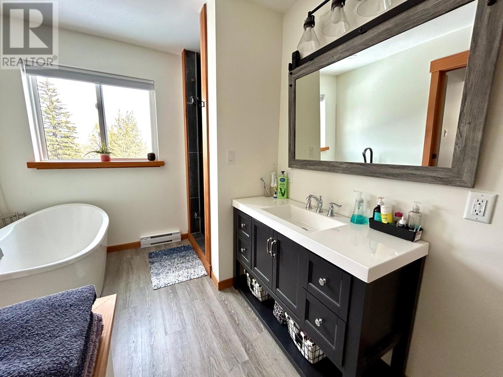 205 Joliffe Way, Rossland, British Columbia  V0G 1Y0 - Photo 37 - 2476013