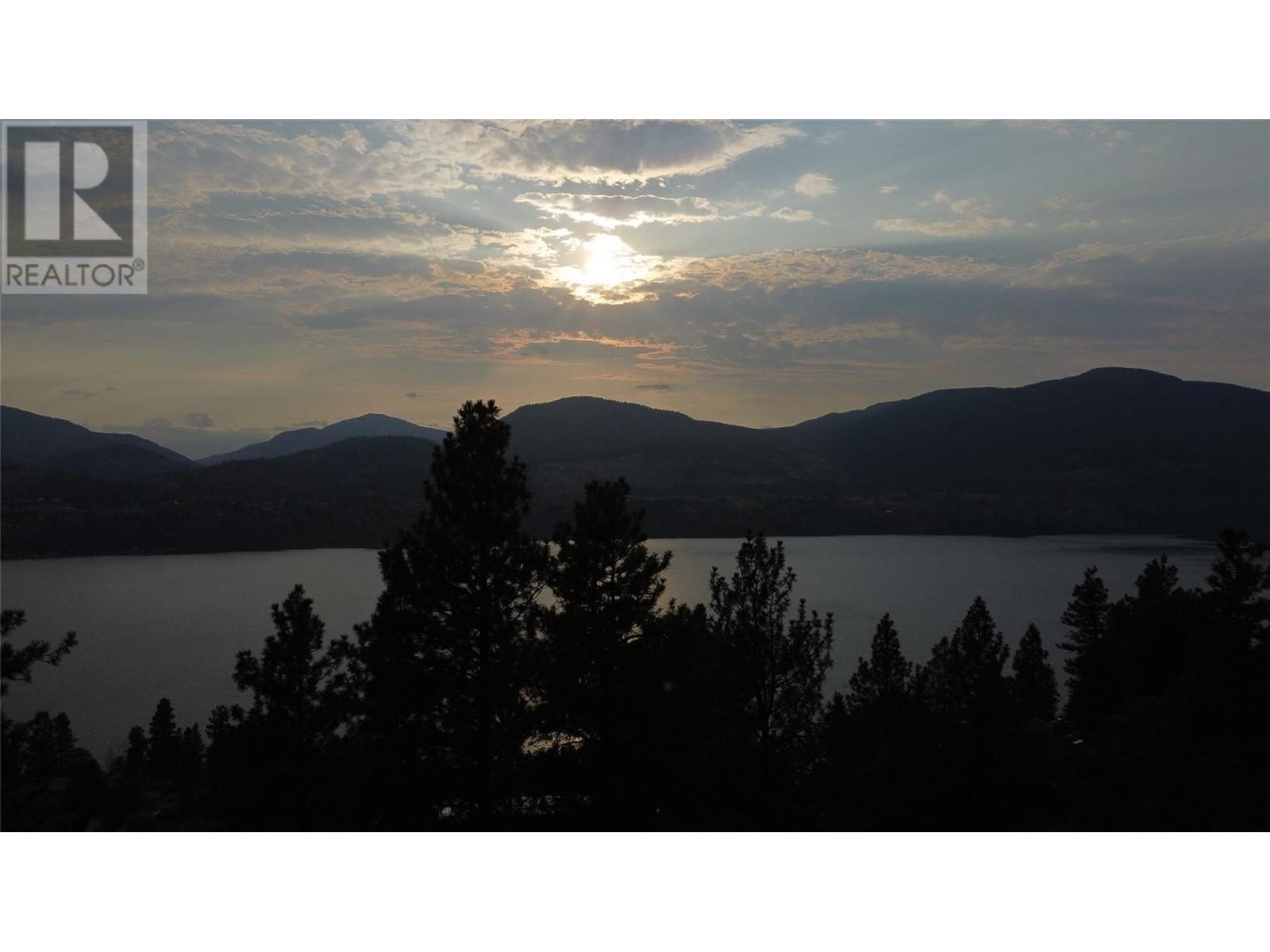 211 Sunnybrook Drive, Okanagan Falls, British Columbia  V2A 7K4 - Photo 12 - 10309520